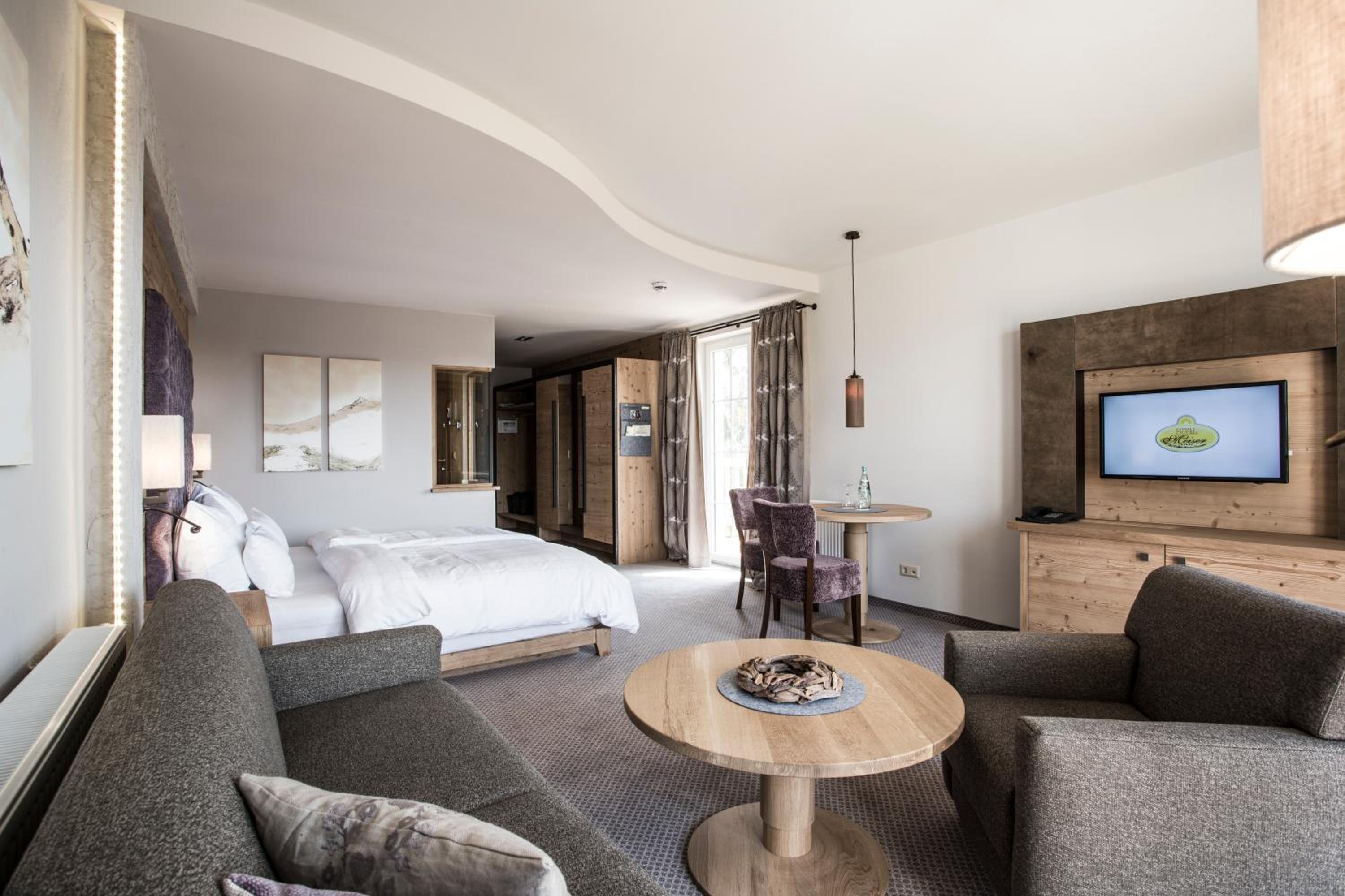 Junior Suite Superior Plus with Balcony photo 2