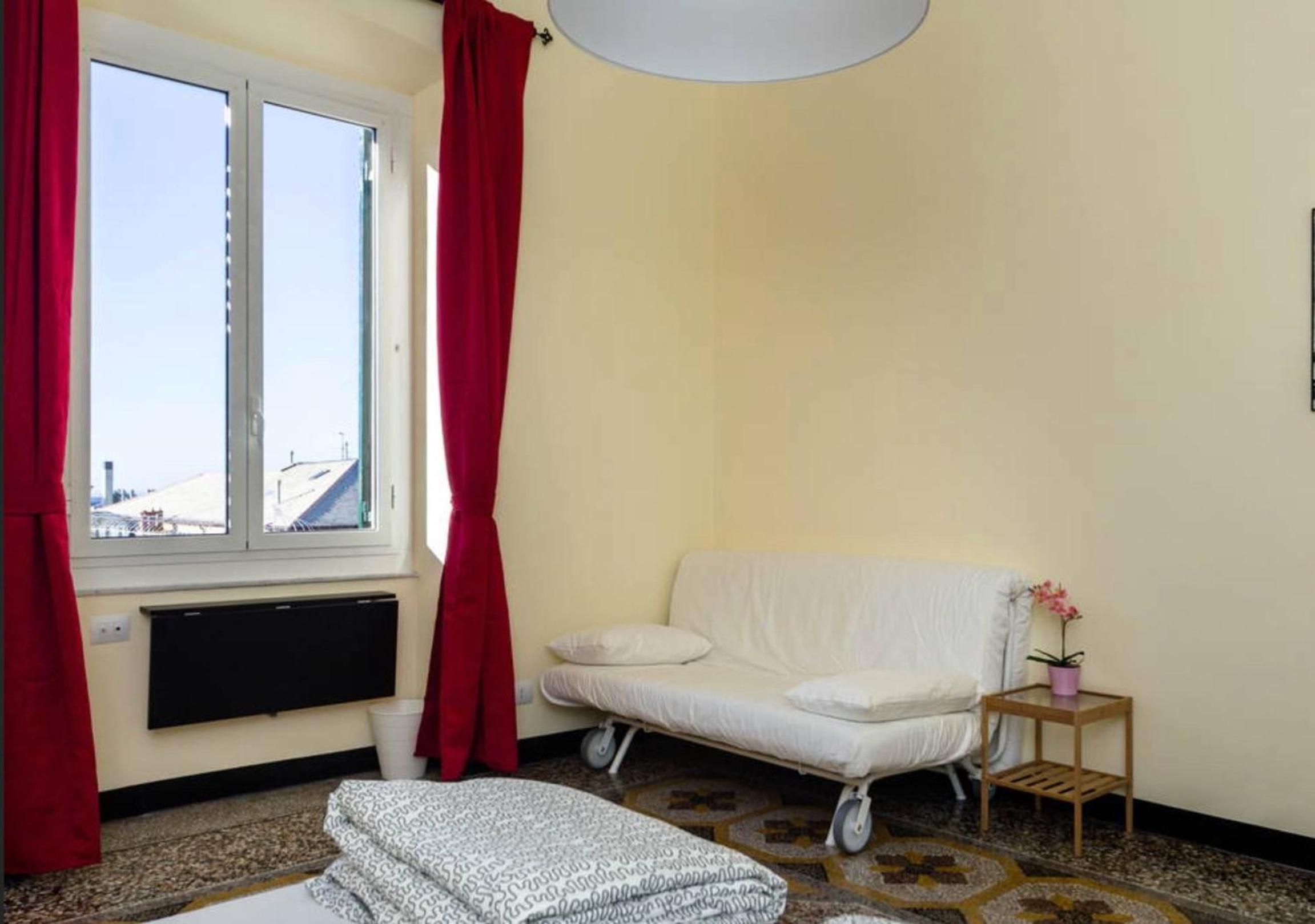 Apartment with Sea View - Photo 9