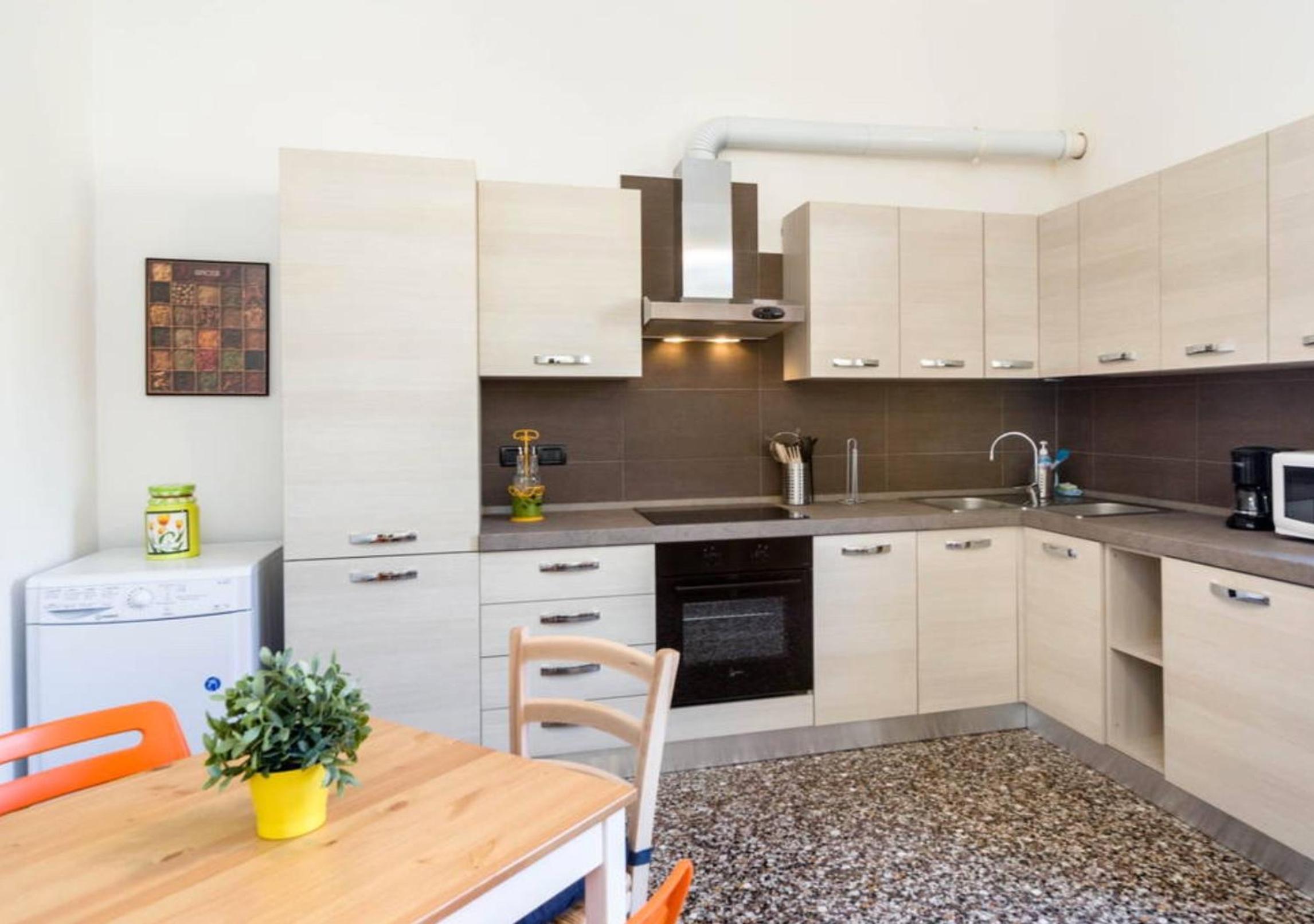 Apartment with Sea View - Photo 4
