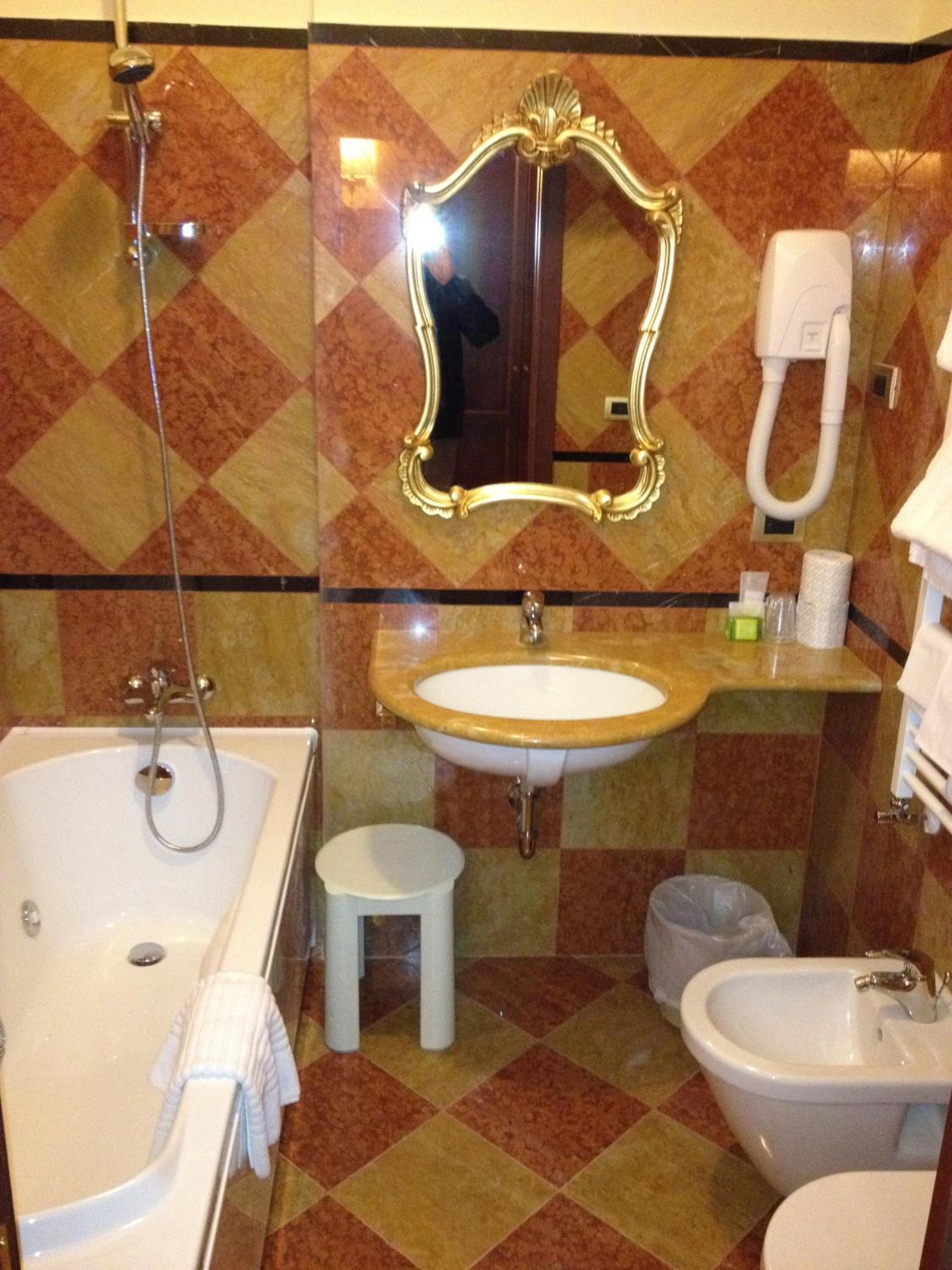 Single Room photo 3