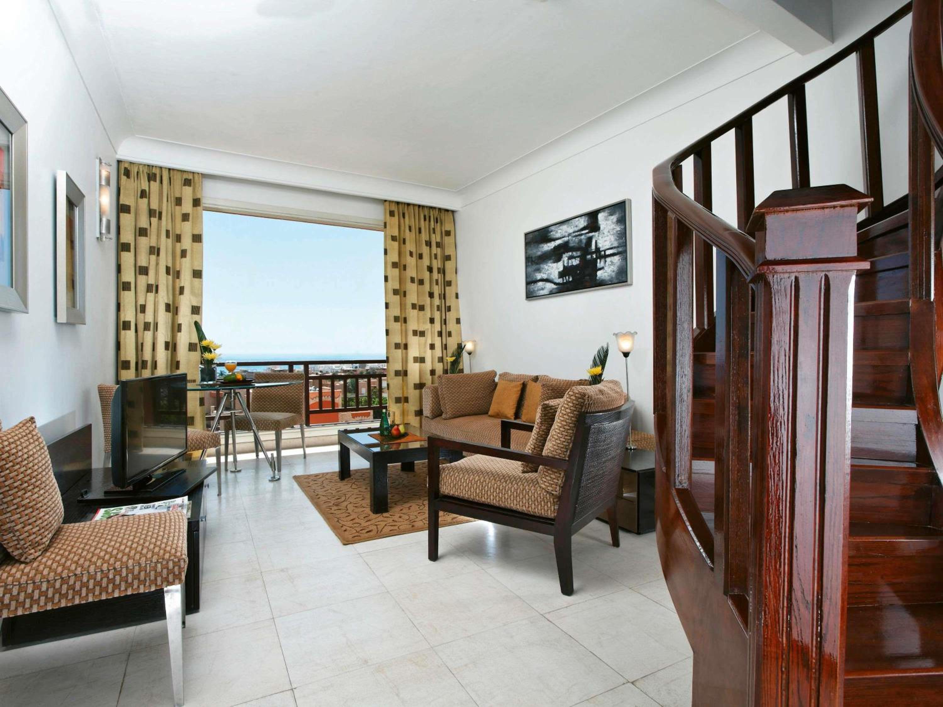 Family Suite with Sea View photo 2