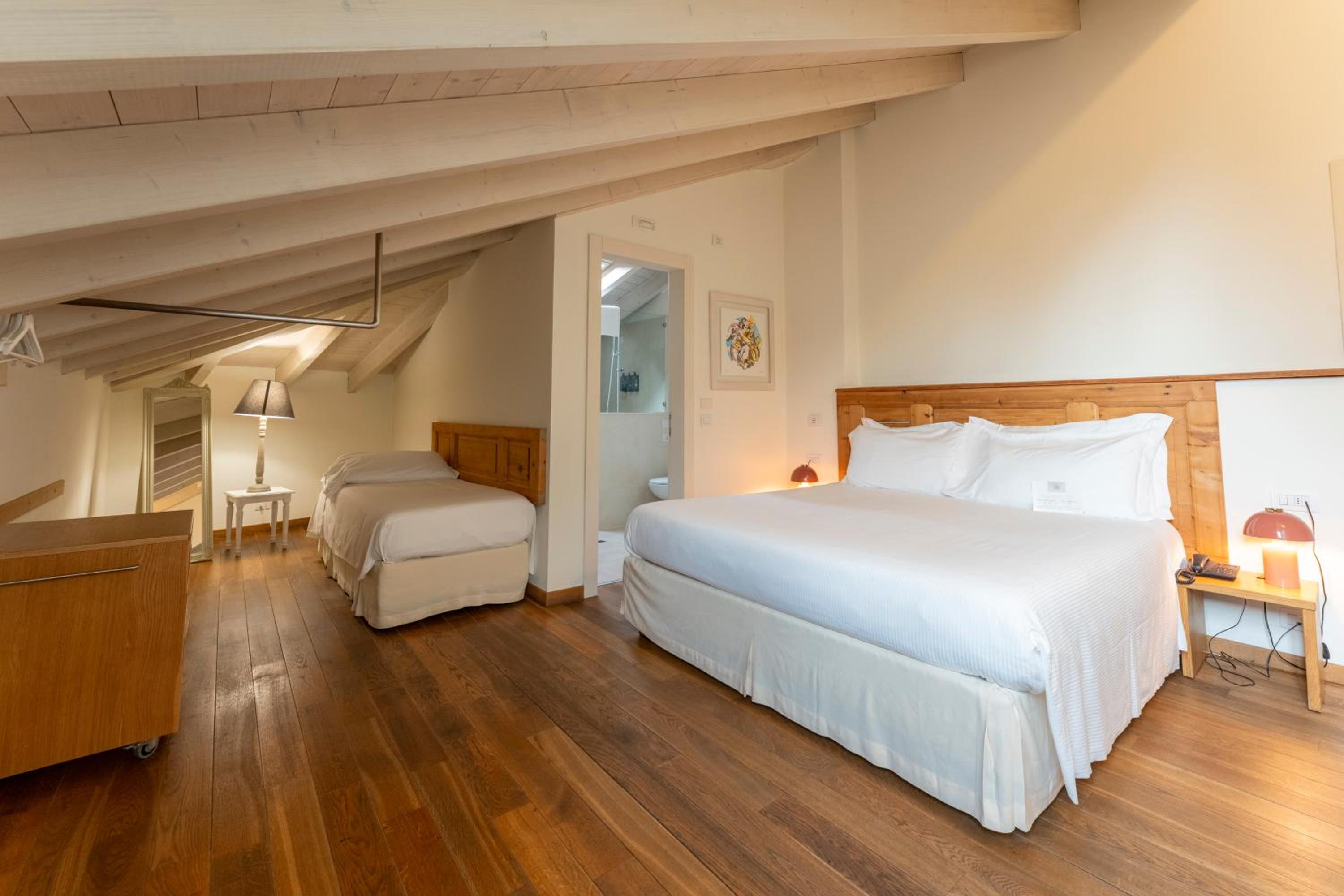 Triple Room - Attic photo 1