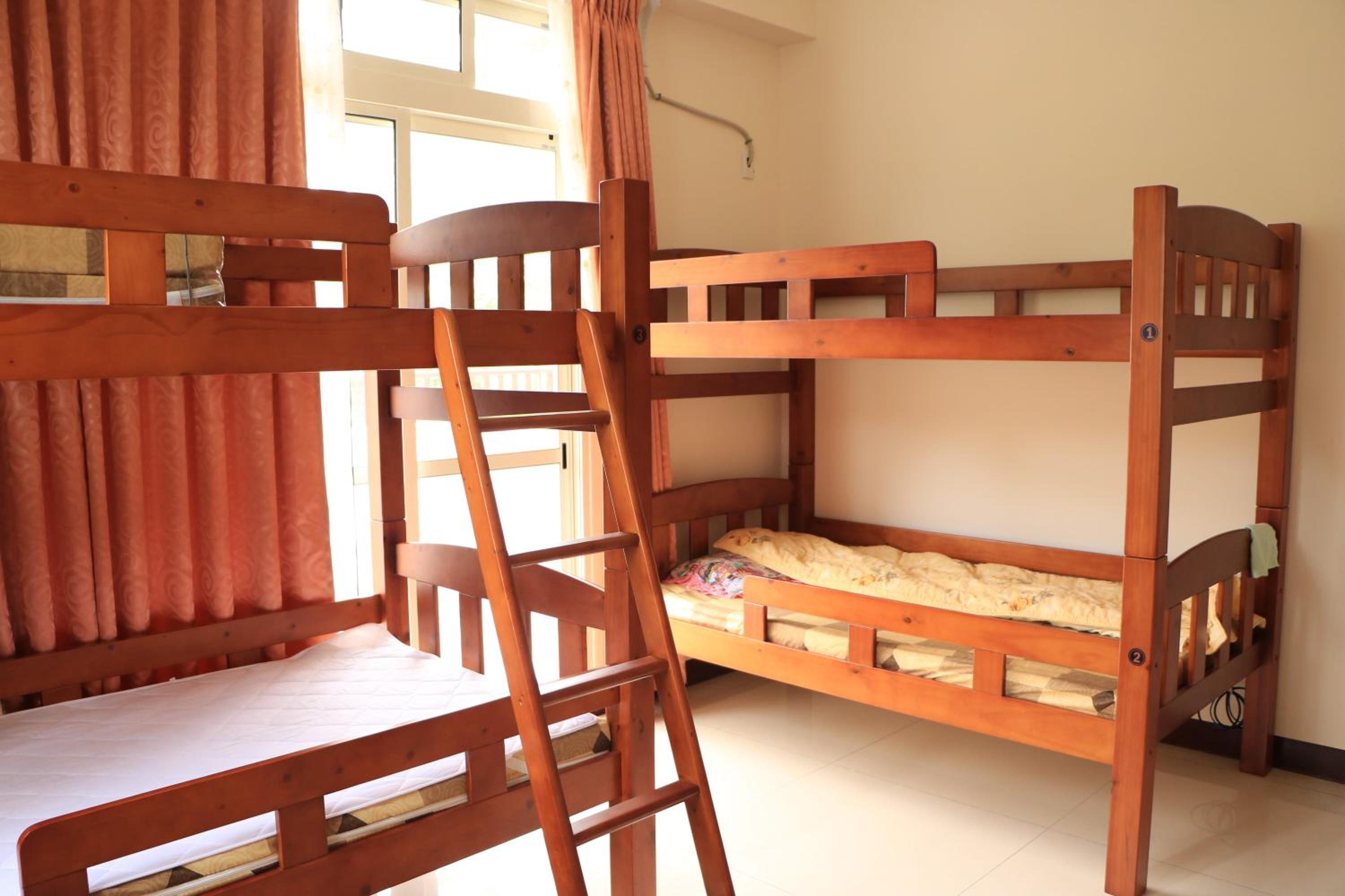 Bed in 6-Bed Dormitory Room photo 1
