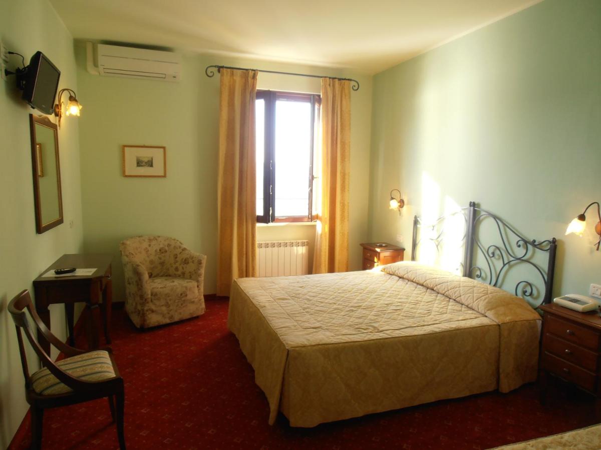 Double Room with Lake View photo 1