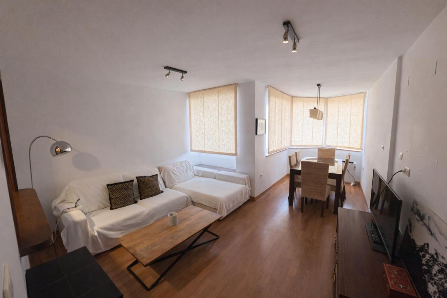 Three-Bedroom Deluxe Apartment