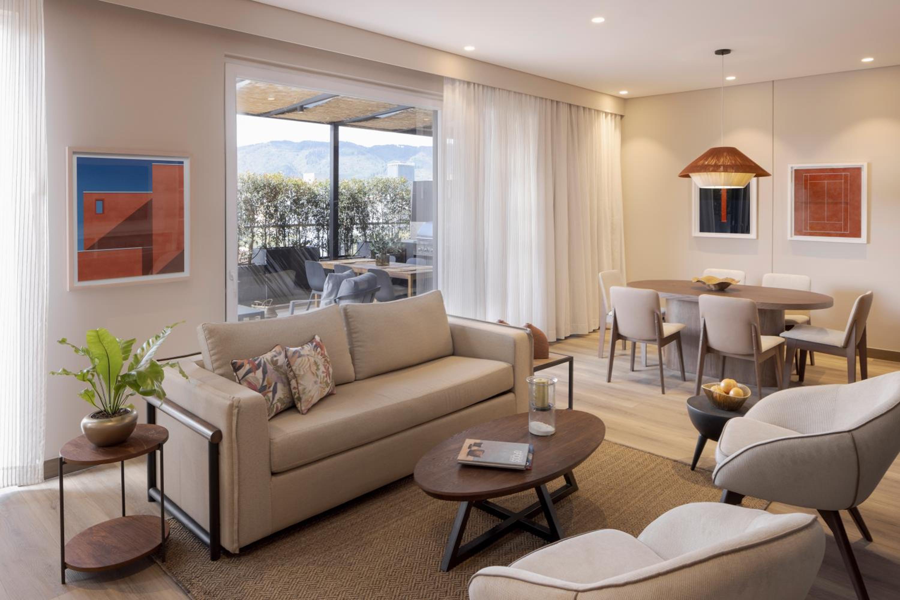 King One-Bedroom Apartment with City View photo 3