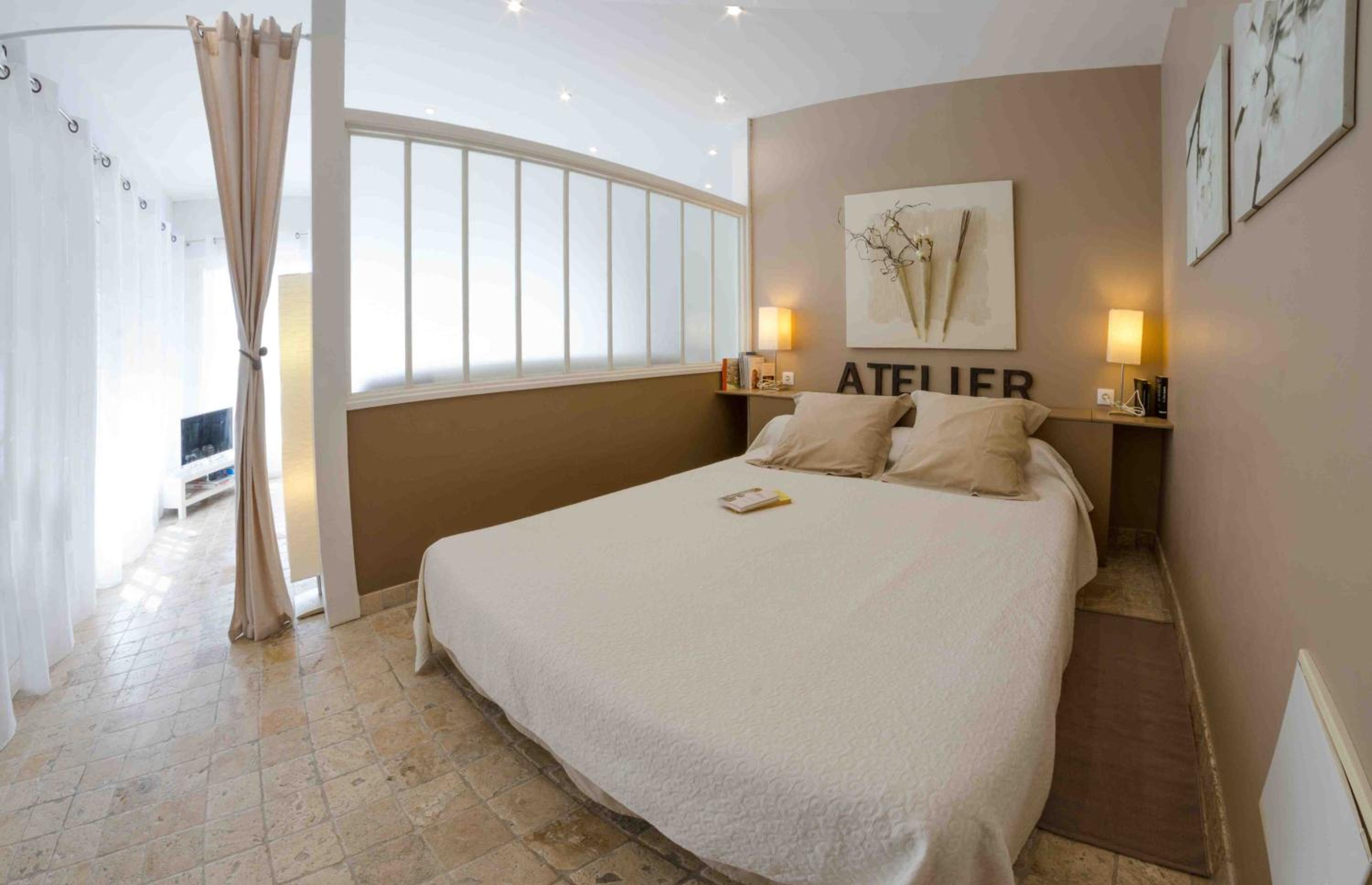 Superior Apartment with Pool View photo 2