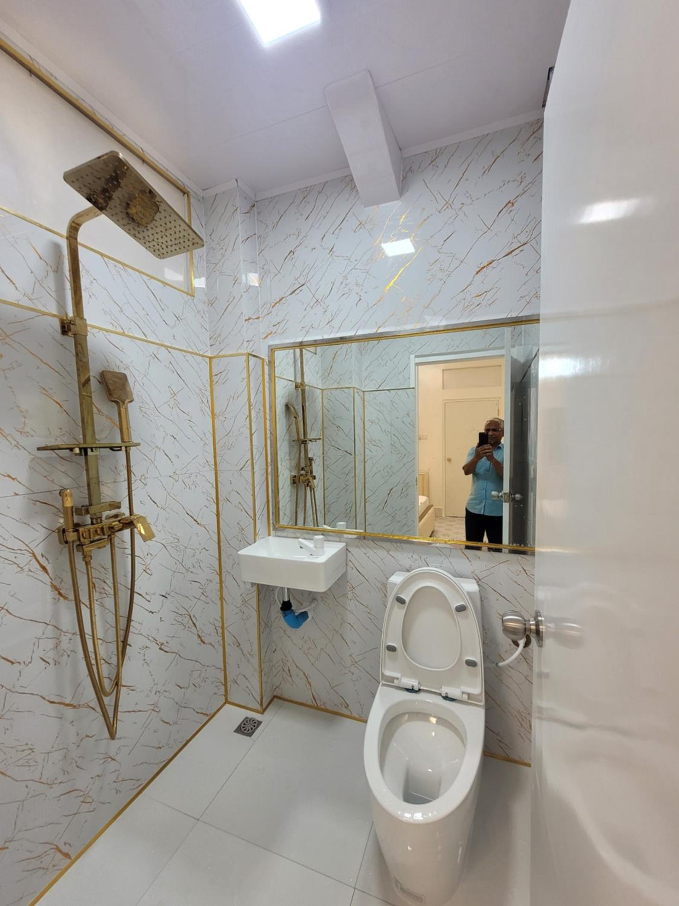 Twin Room with Private Bathroom