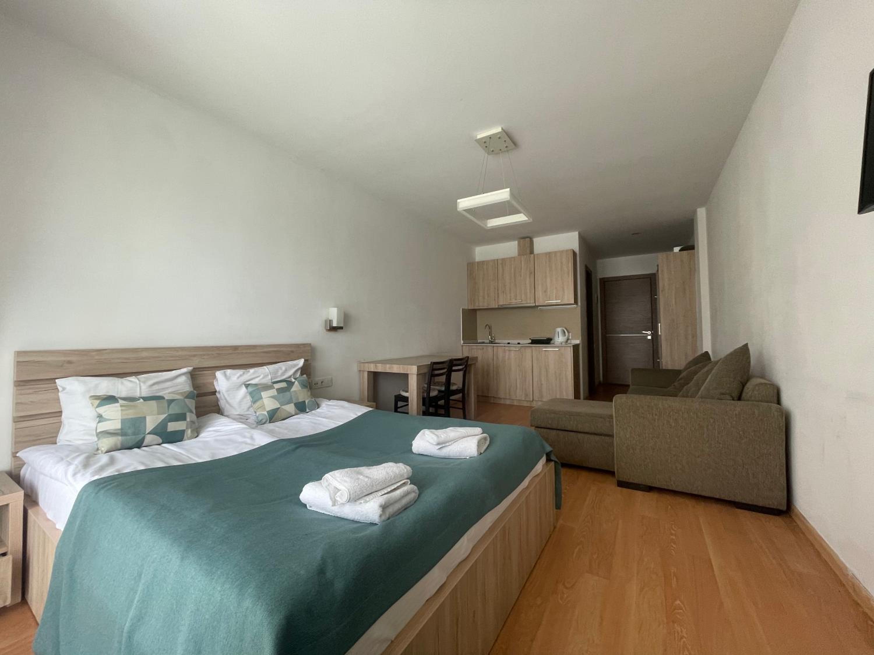 Apartment with View and Balcony photo 2
