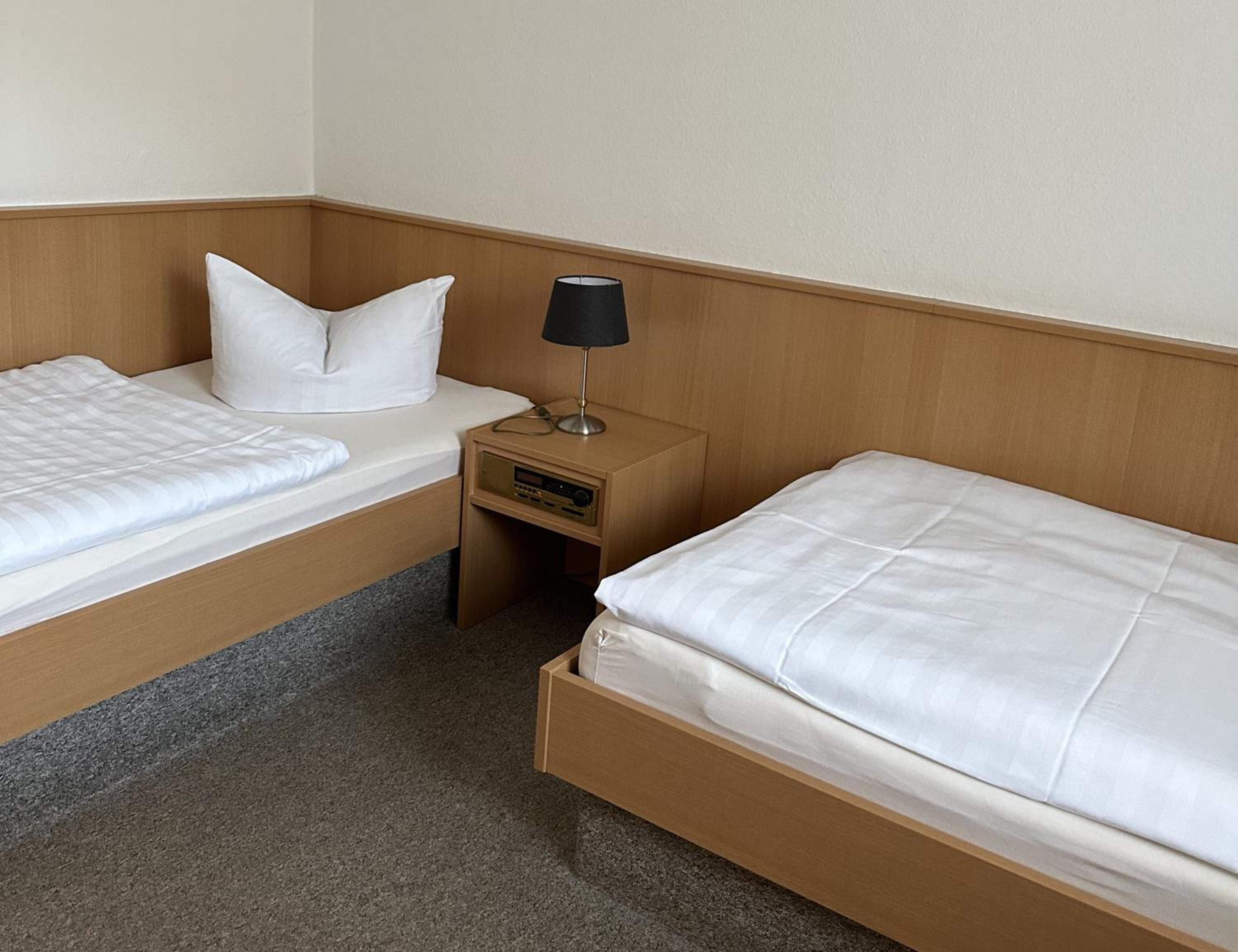Economy Twin Room photo 1