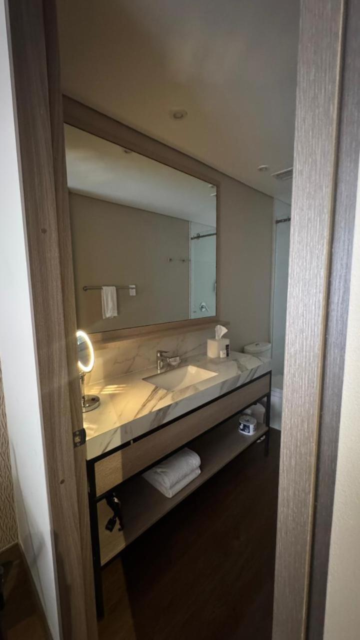 Two-Bedroom Suite with City View photo 2