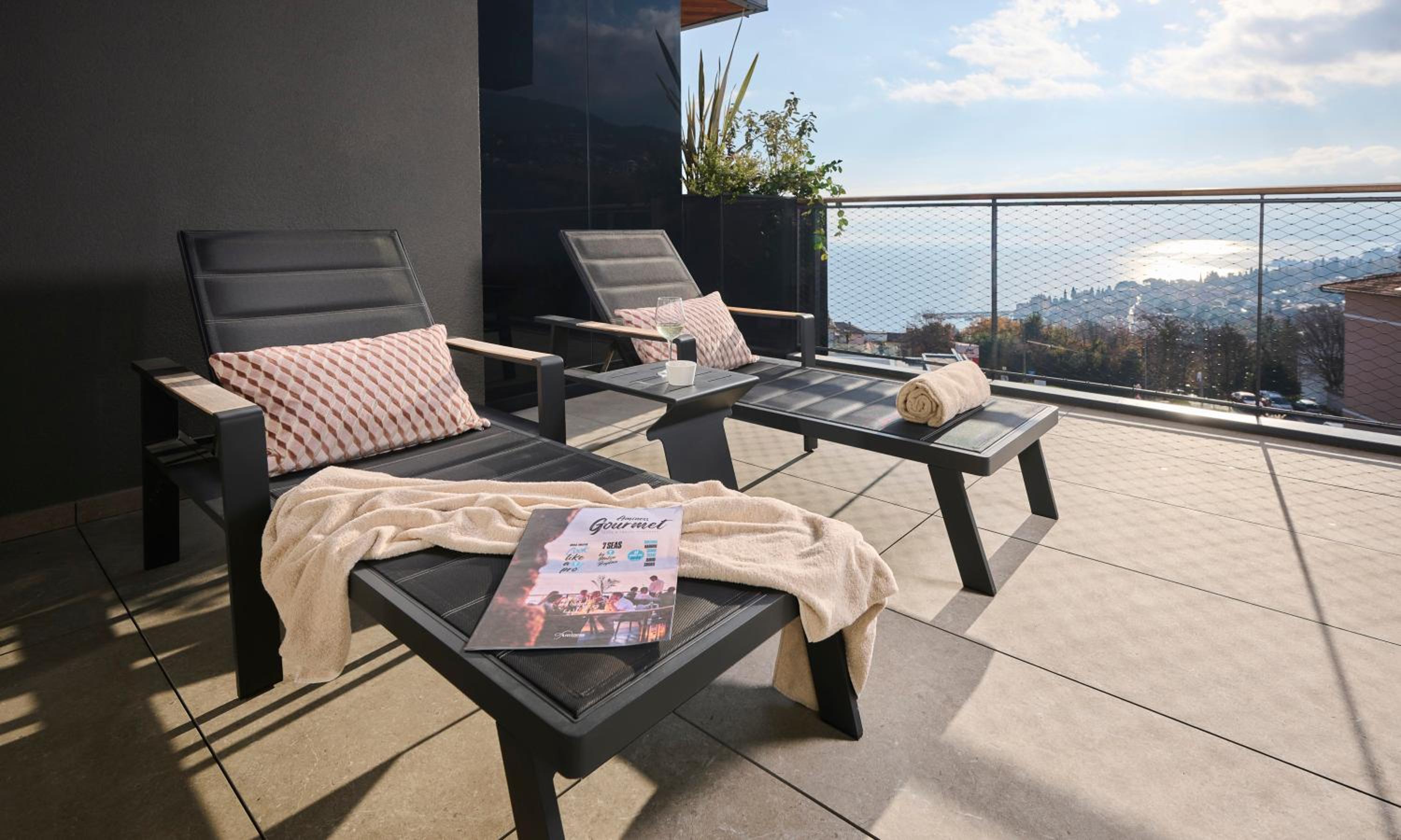 Penthouse Apartment with Sea View