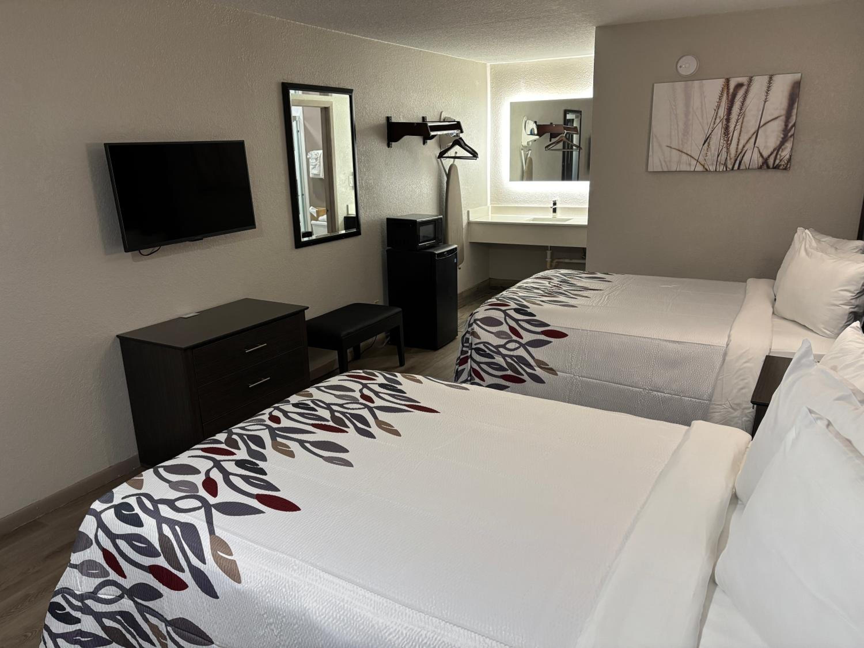 Deluxe Double Room with Two Double Beds Non-Smoking photo 3
