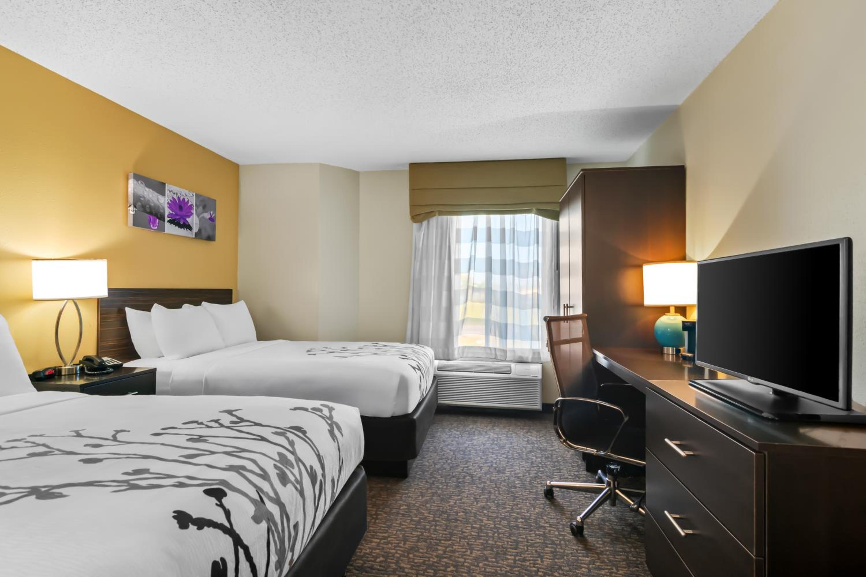 Double Room with Two Double Beds - Non Smoking - Photo 3