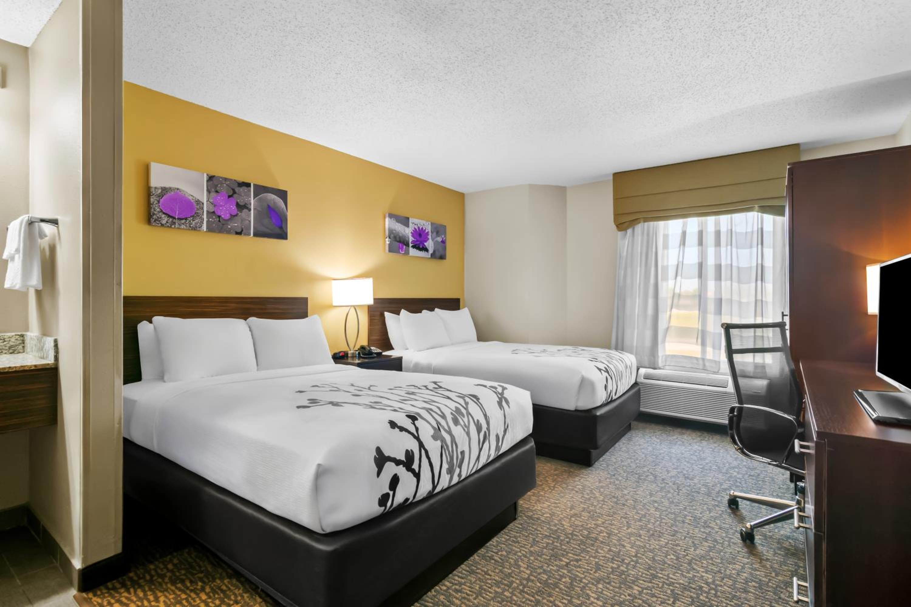 Double Room with Two Double Beds - Non Smoking - Photo 4