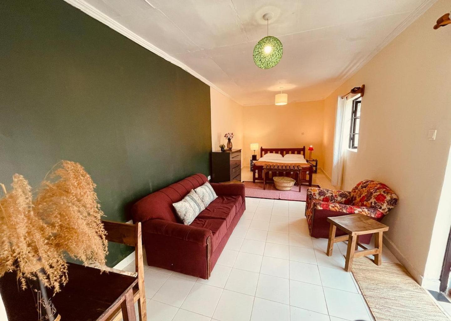 Seven-Bedroom Villa photo 2