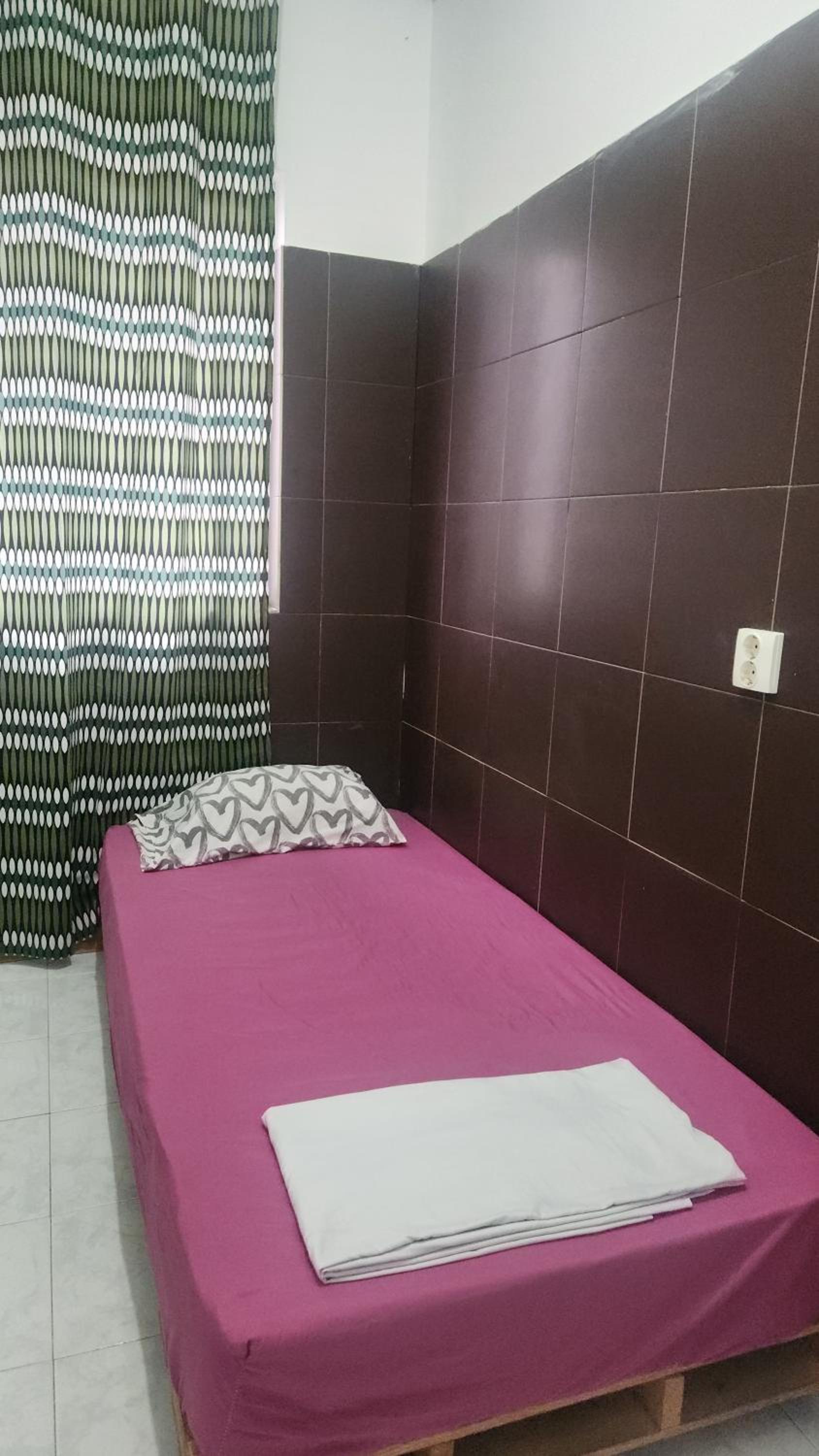 Small Single Room photo 1