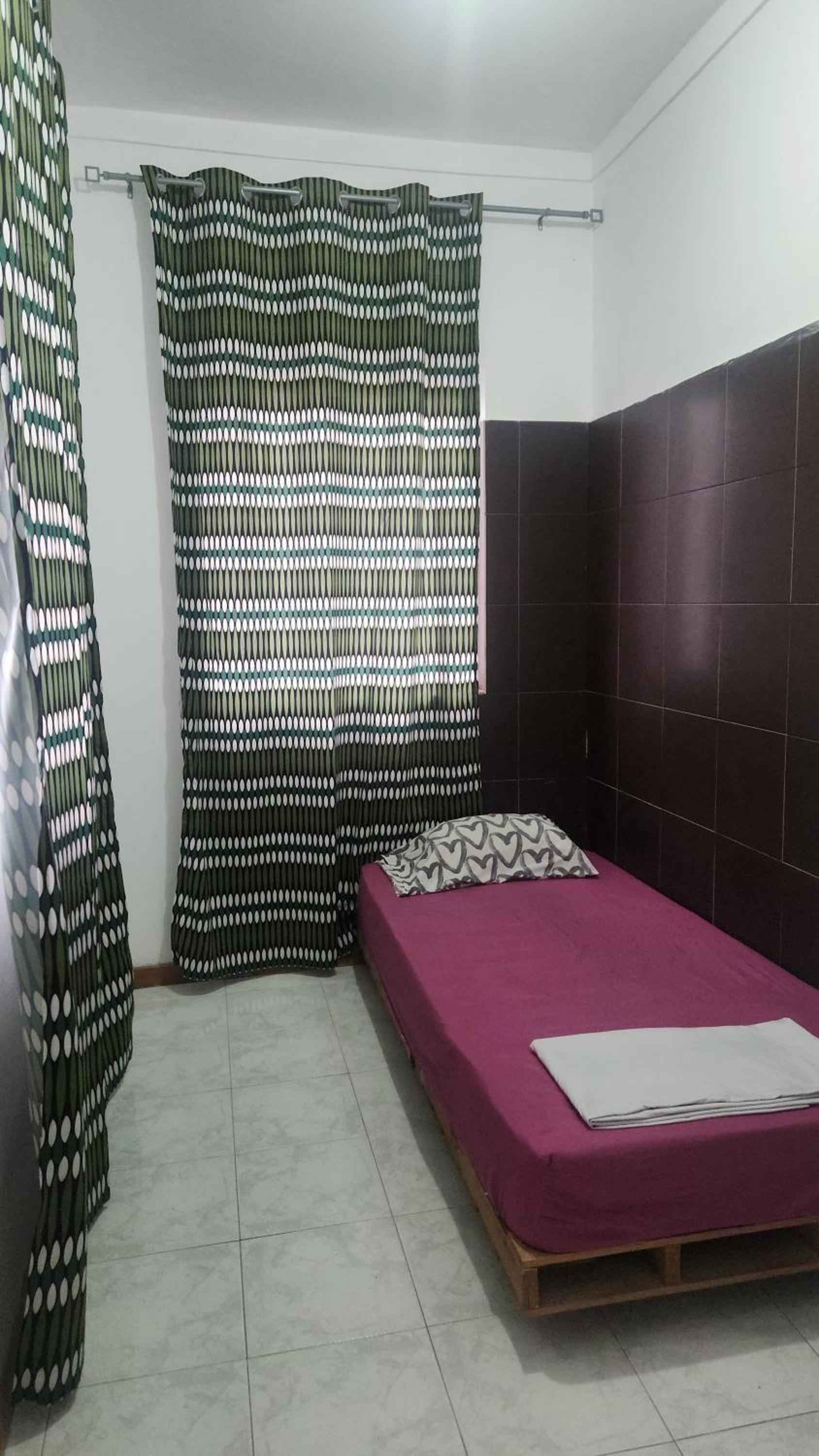 Small Single Room photo 2