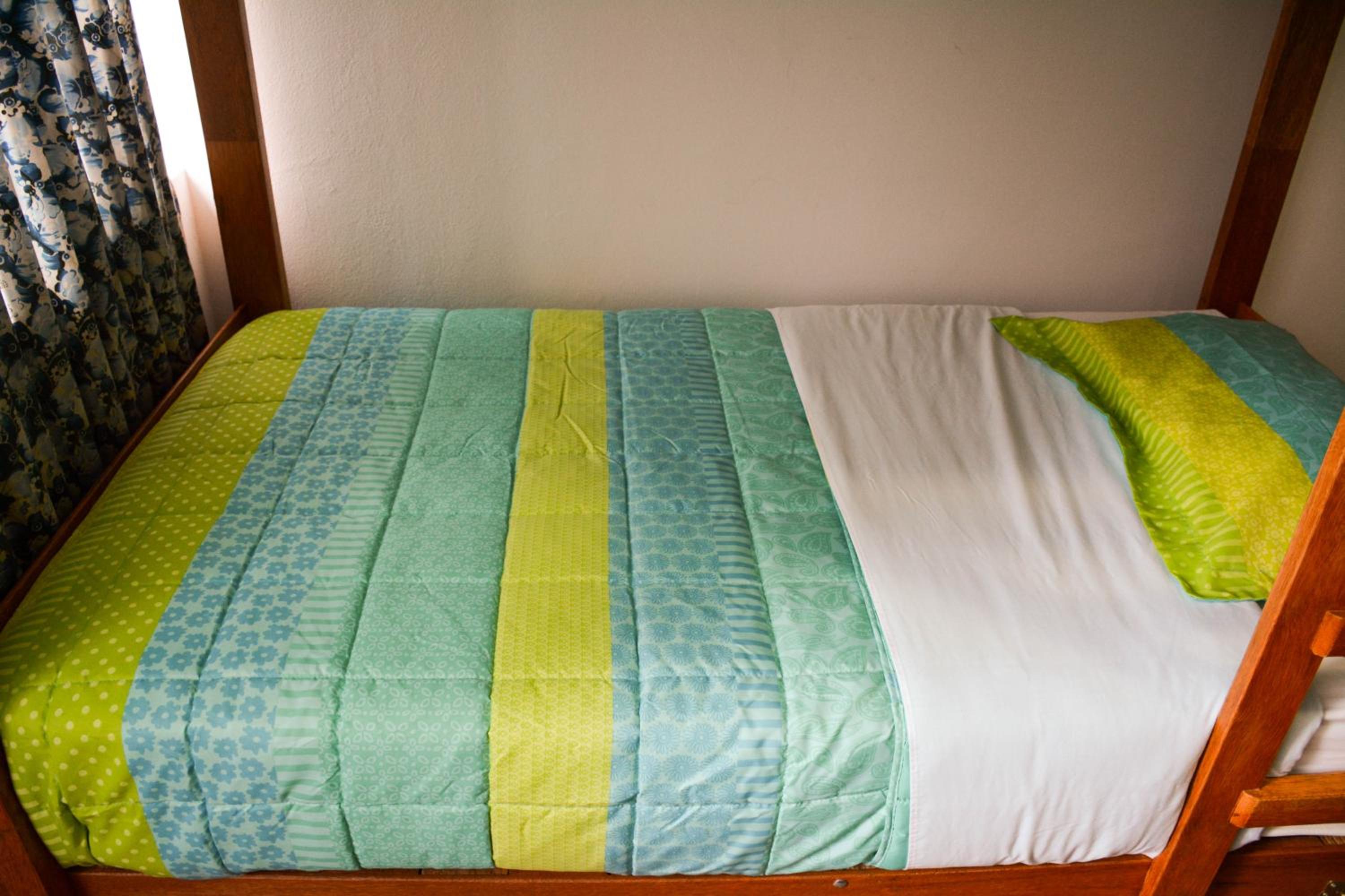 Bed in 6-Bed Mixed Dormitory Room photo 3