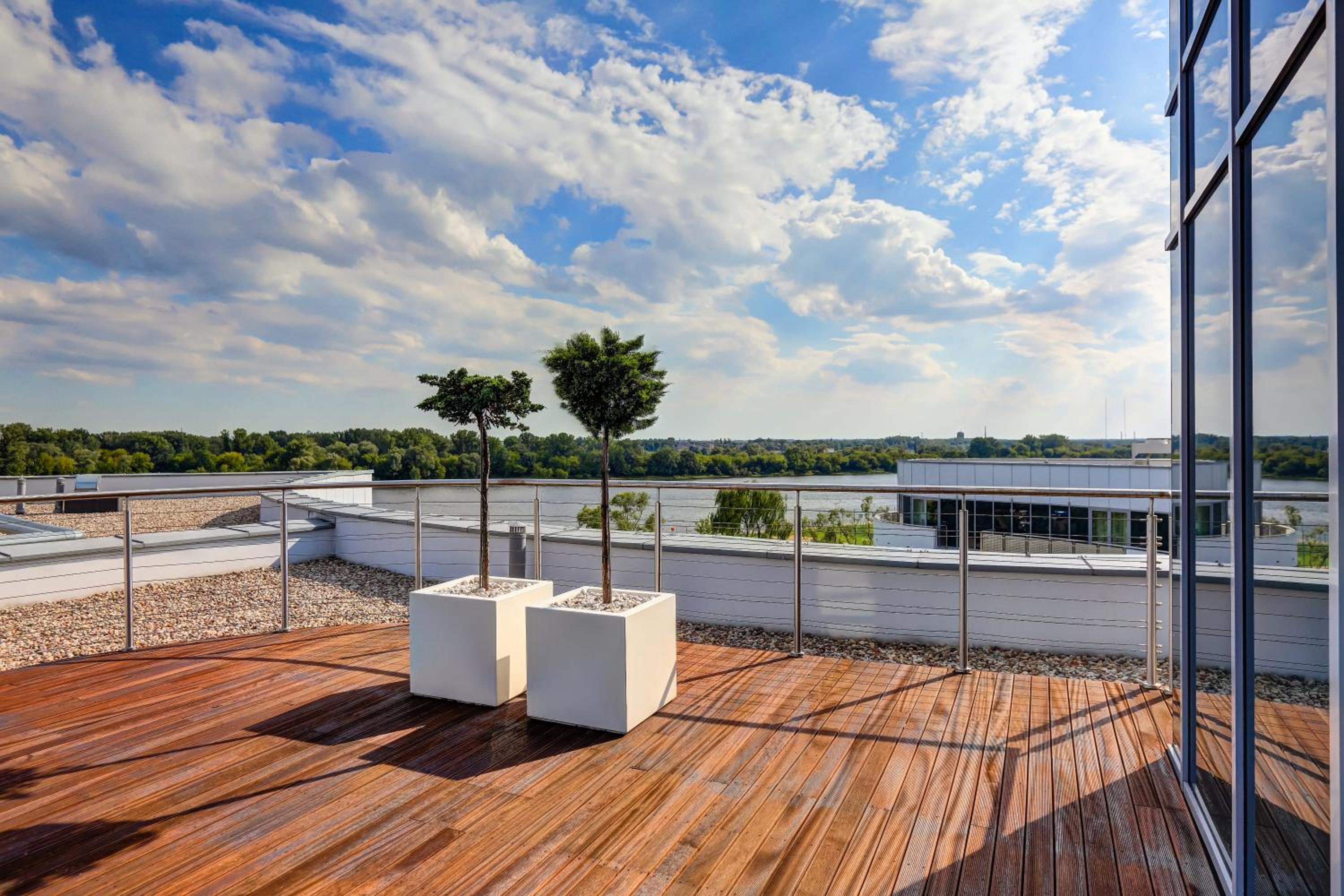 Luxury Apartment - Photo 15