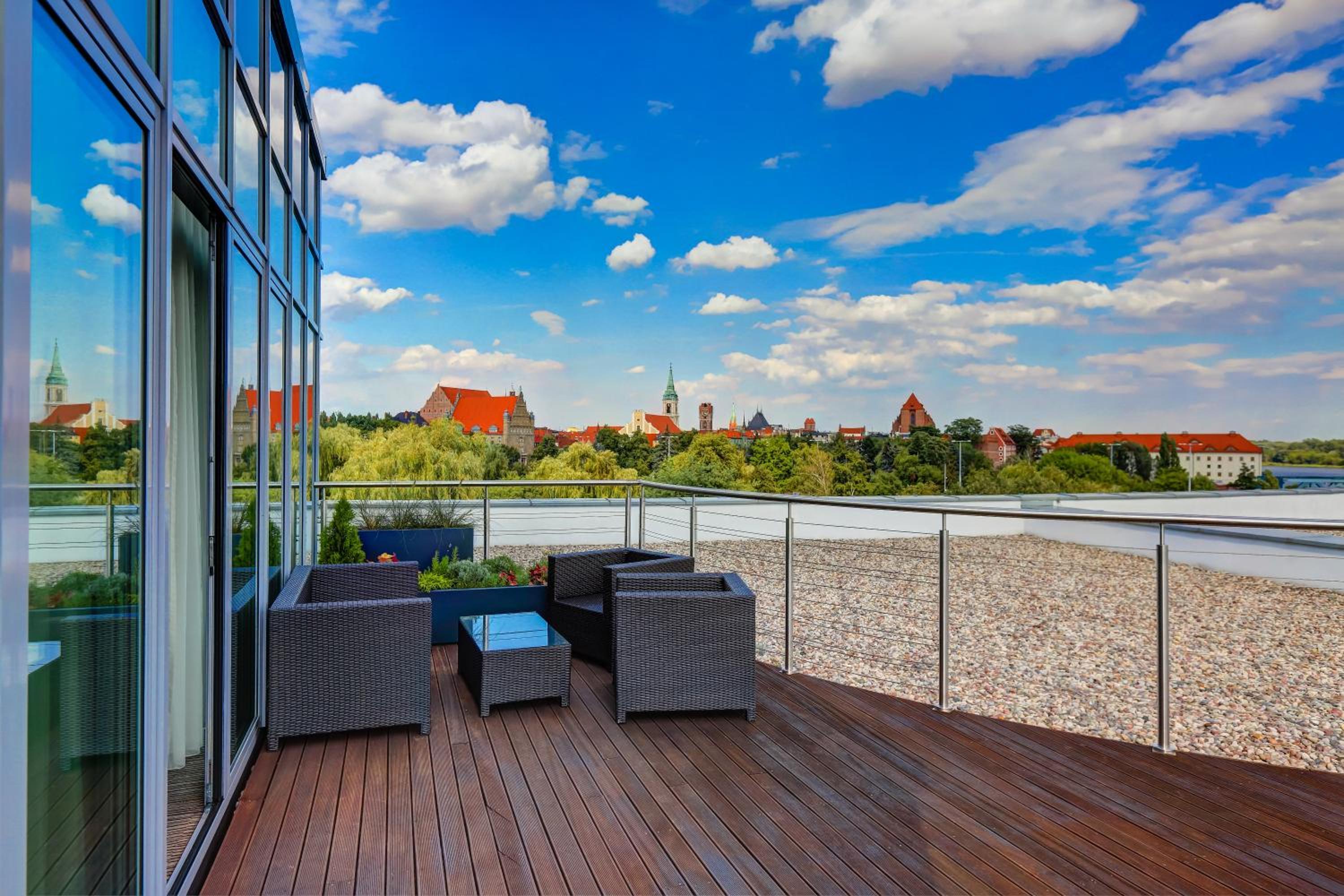 Luxury Apartment - Photo 10