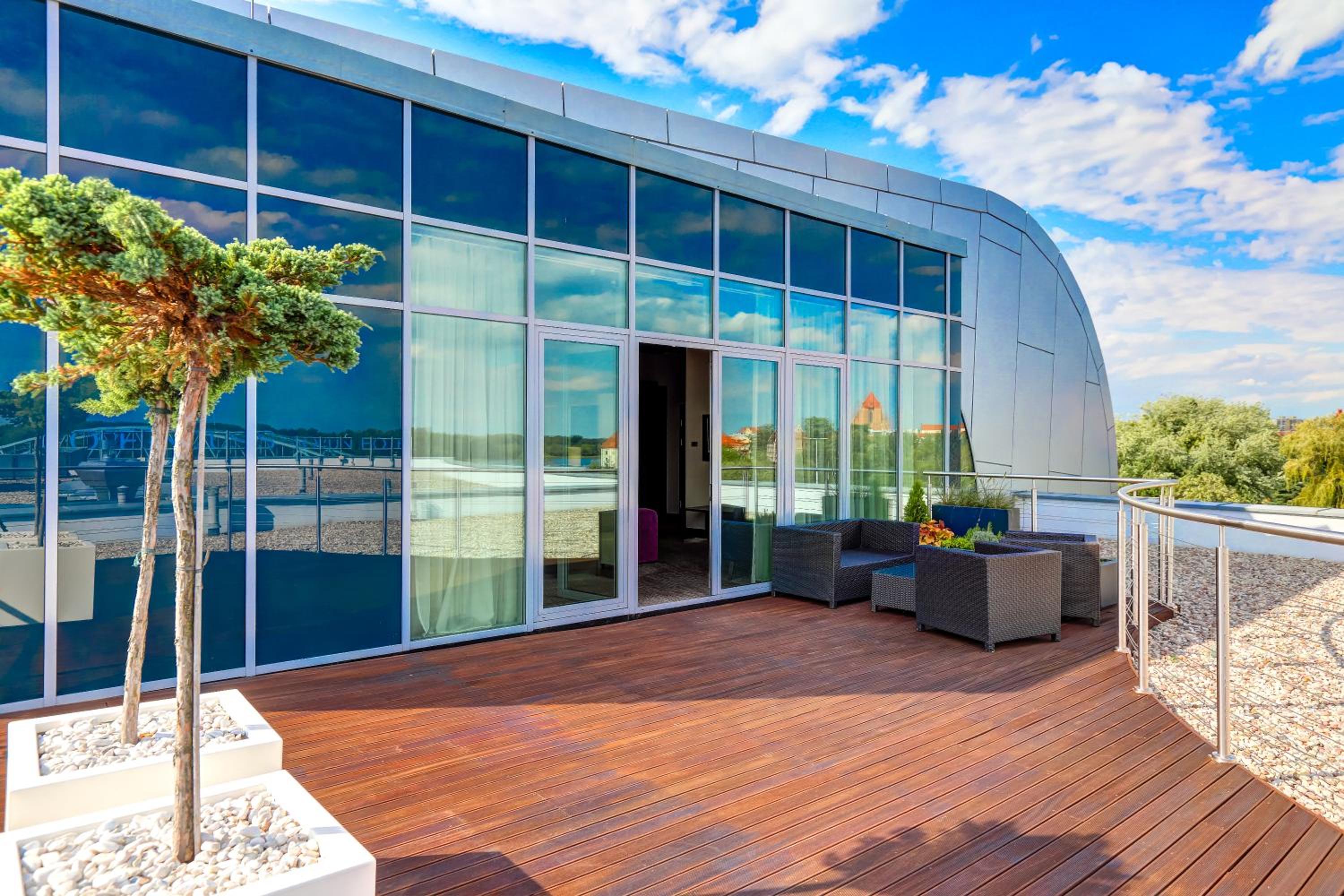 Luxury Apartment - Photo 9