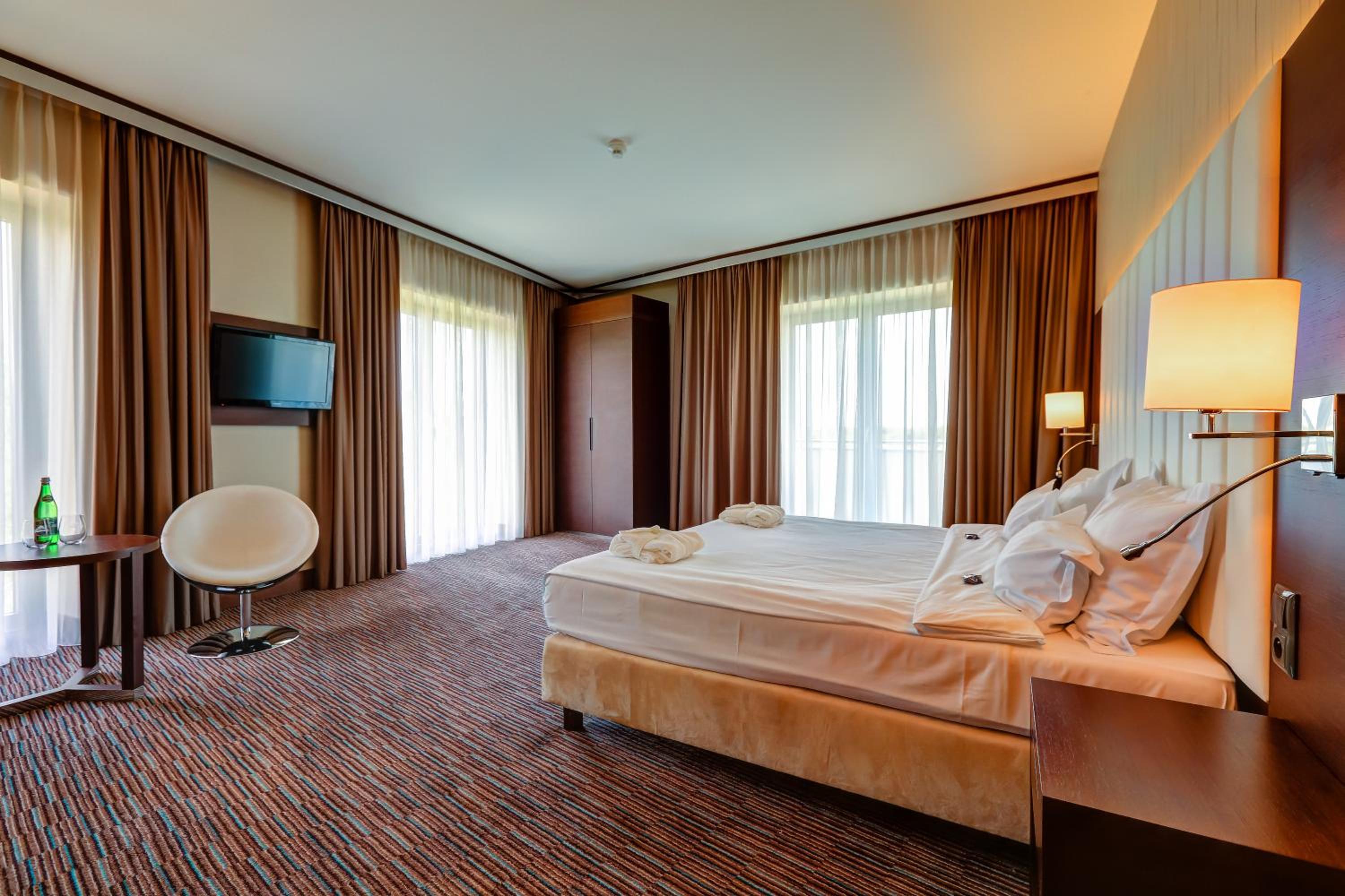 Deluxe Double or Twin Room - Photo 5
