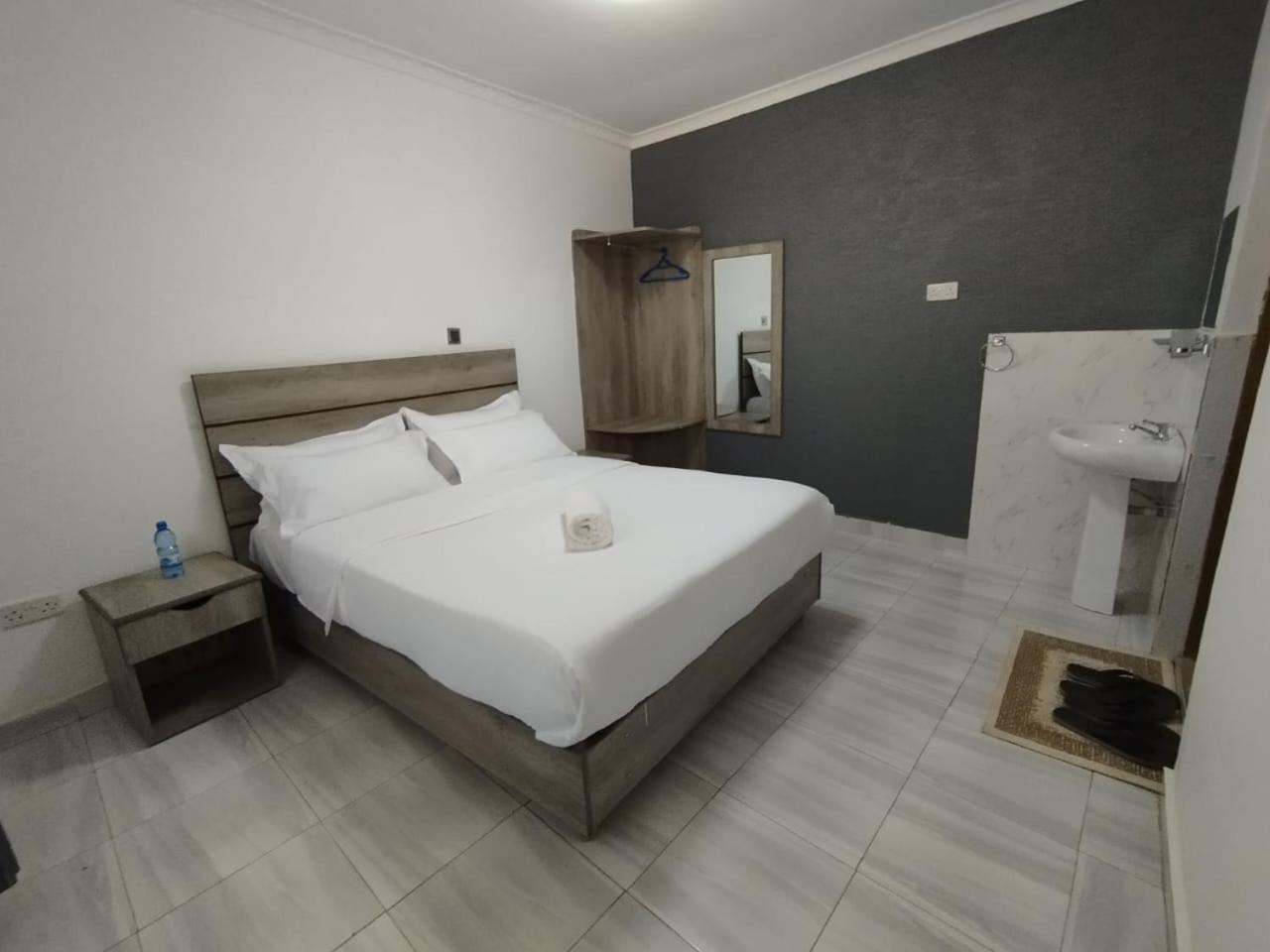 Double Room with Private Bathroom photo 1