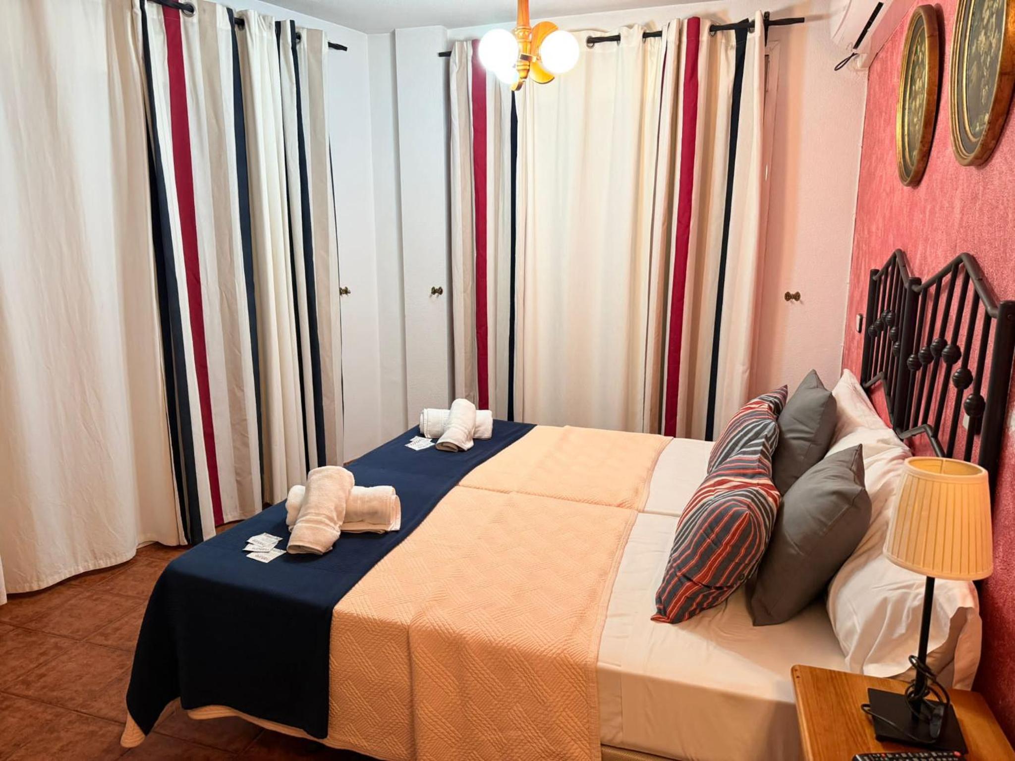 Twin Room - Photo 5