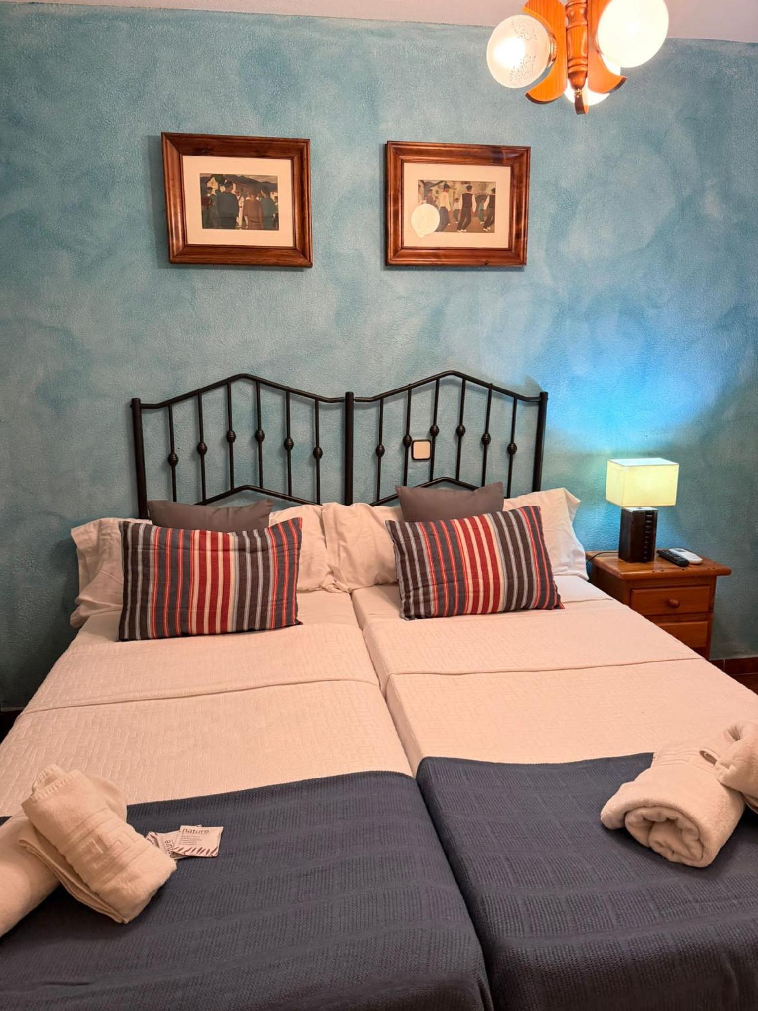 Twin Room - Photo 4
