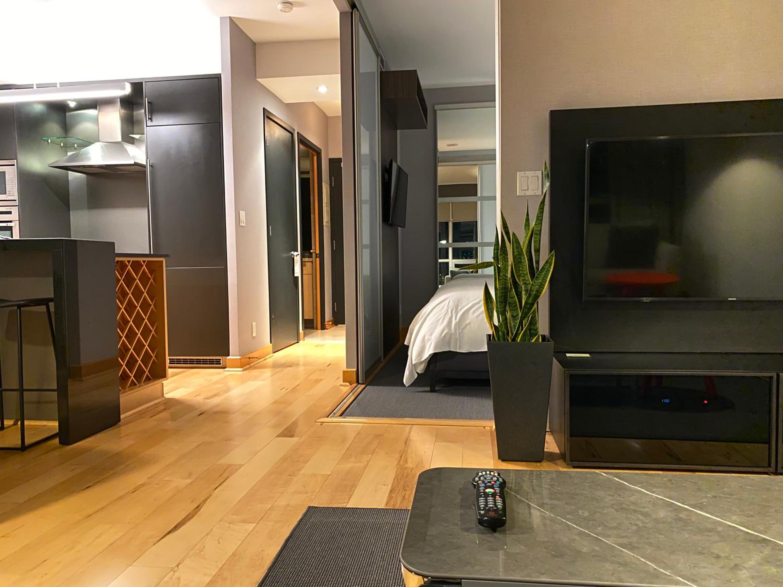 Two-Bedroom Suite Residences thumbnail 6