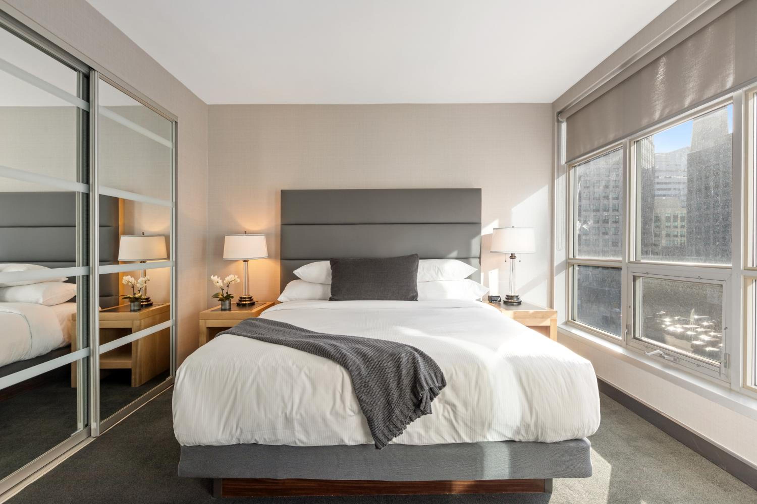 One Bedroom Premier Suite Residences thumbnail 5