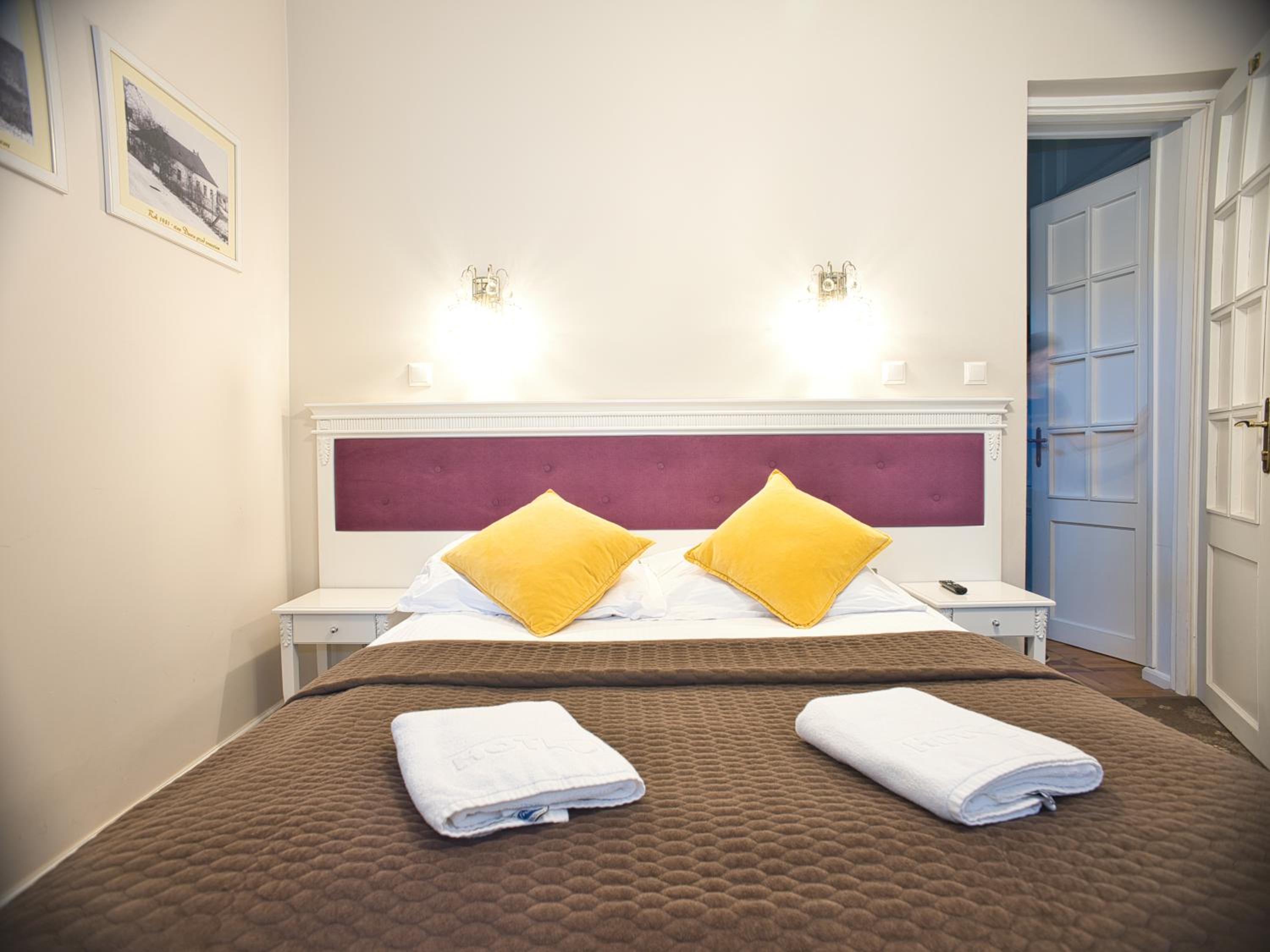 Double Room - Photo 4