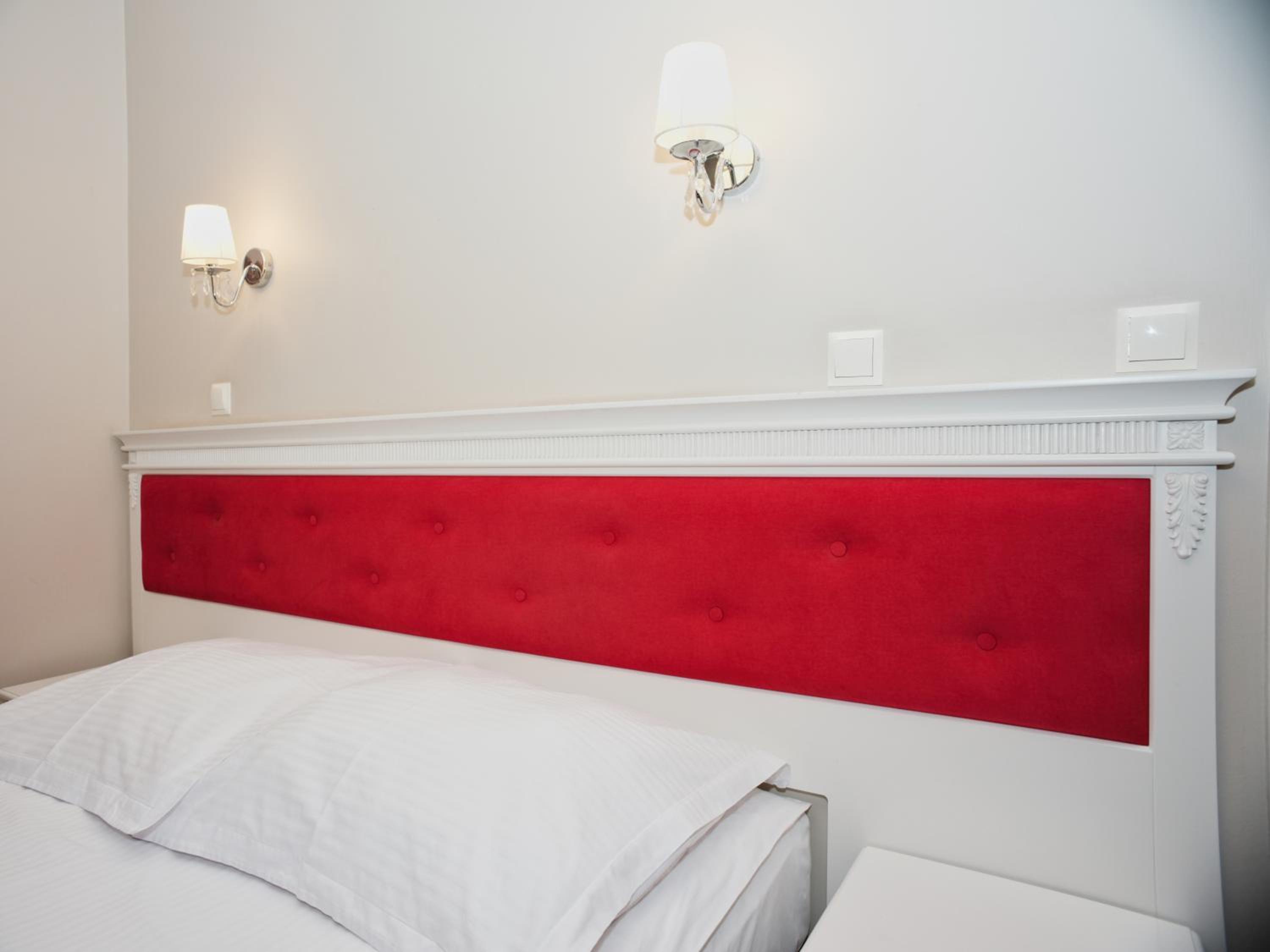 Double Room - Photo 10