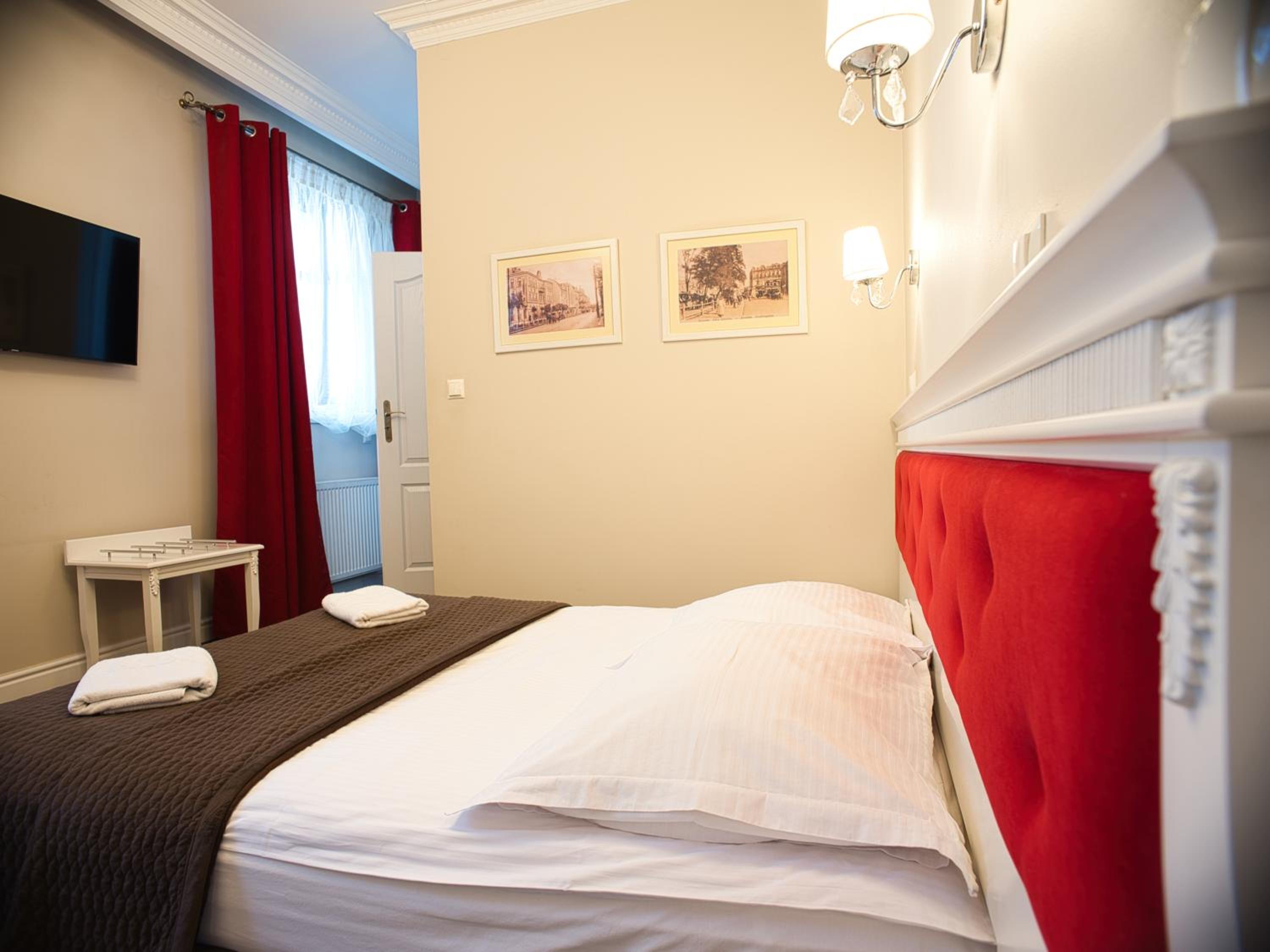 Double Room - Photo 13