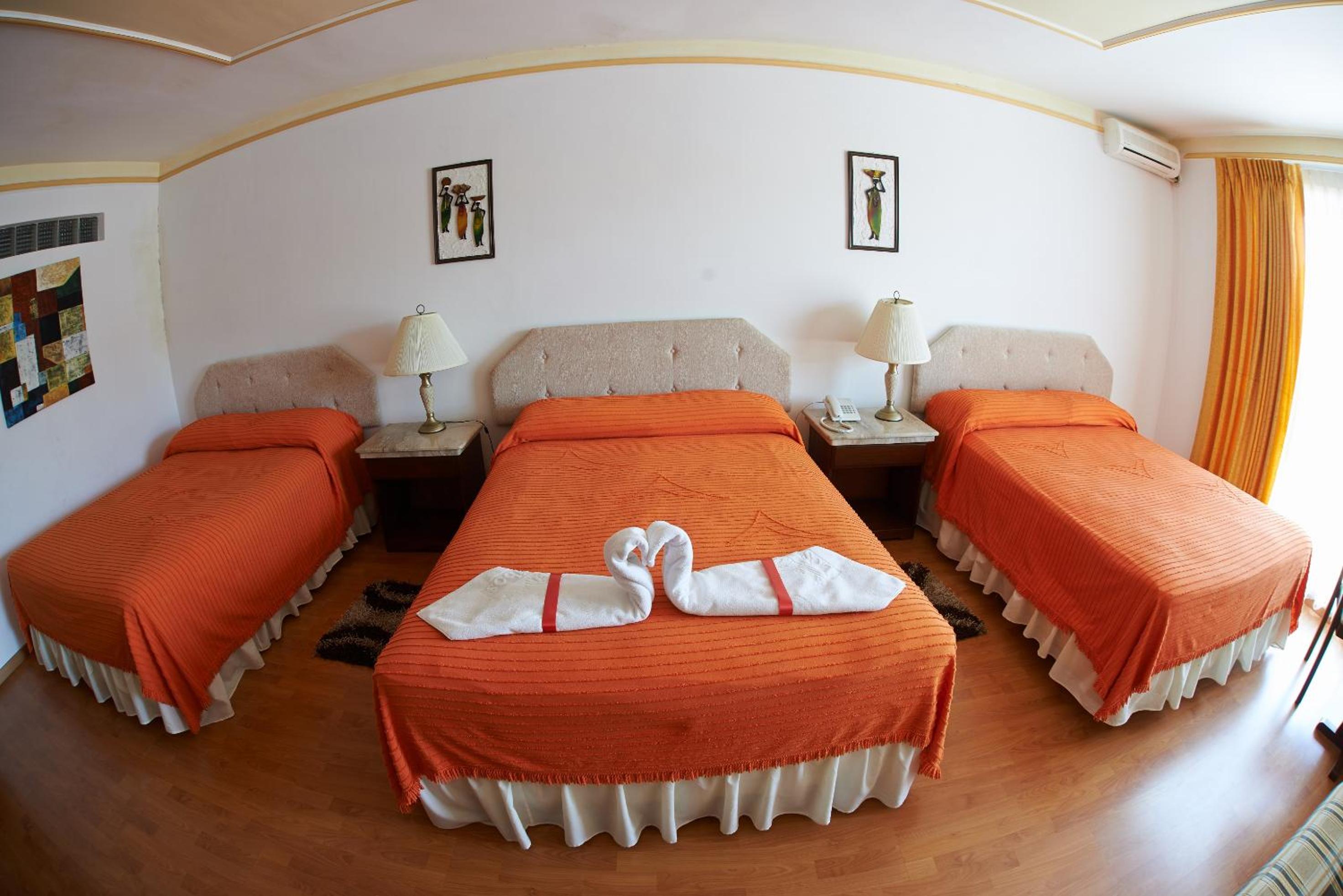 Superior Triple Room photo 3