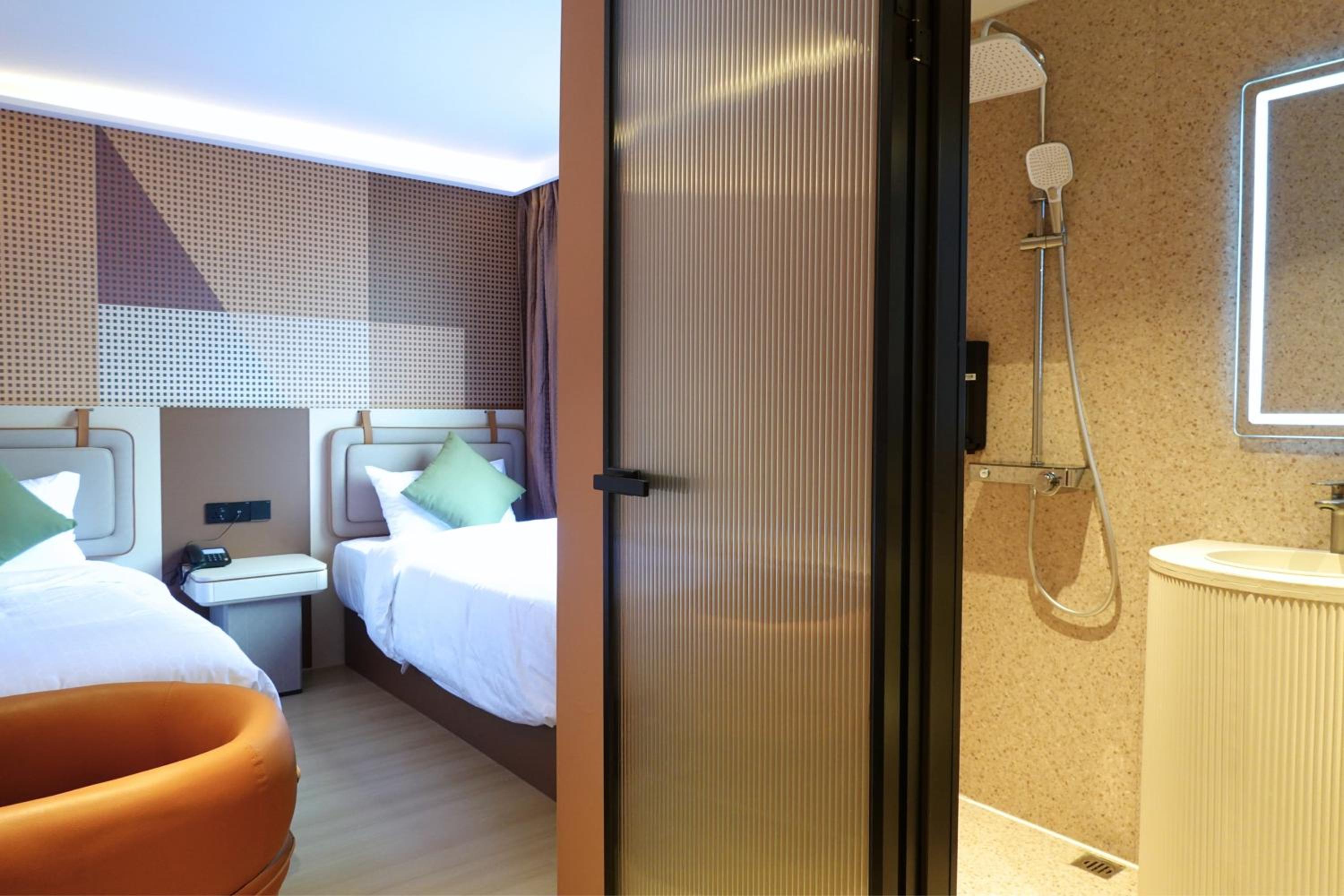 Deluxe Twin Room photo 3