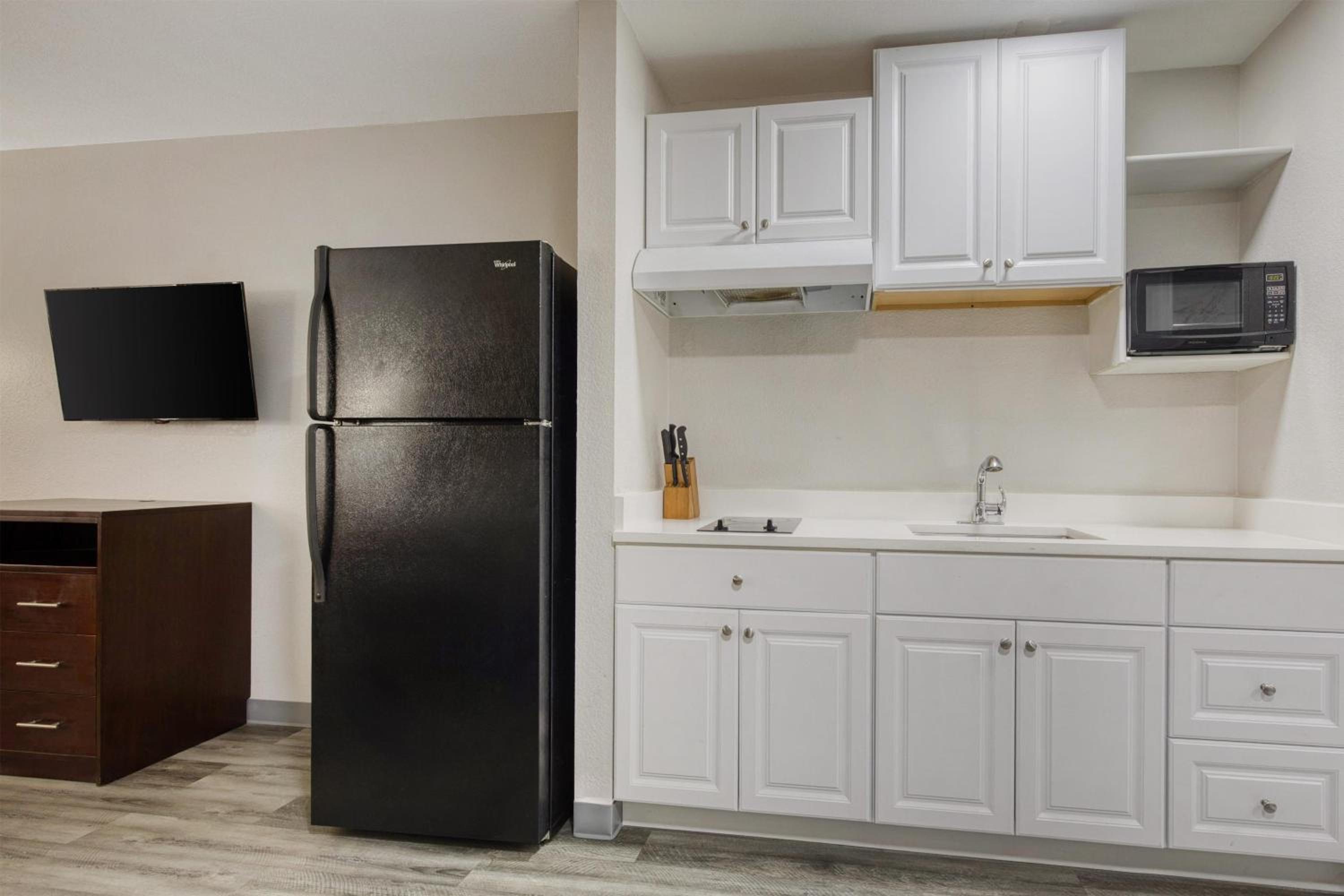 King Suite with Sofa Bed and Kitchenette - Non-Smoking photo 2