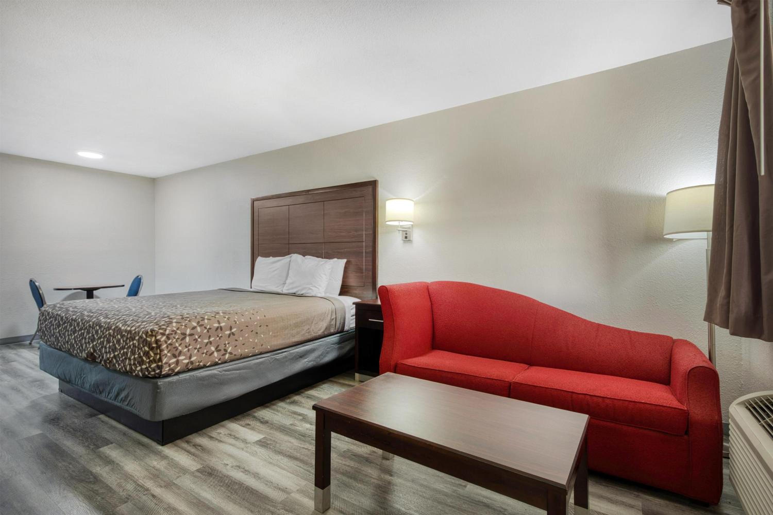 King Suite with Sofa Bed and Kitchenette - Non-Smoking photo 3