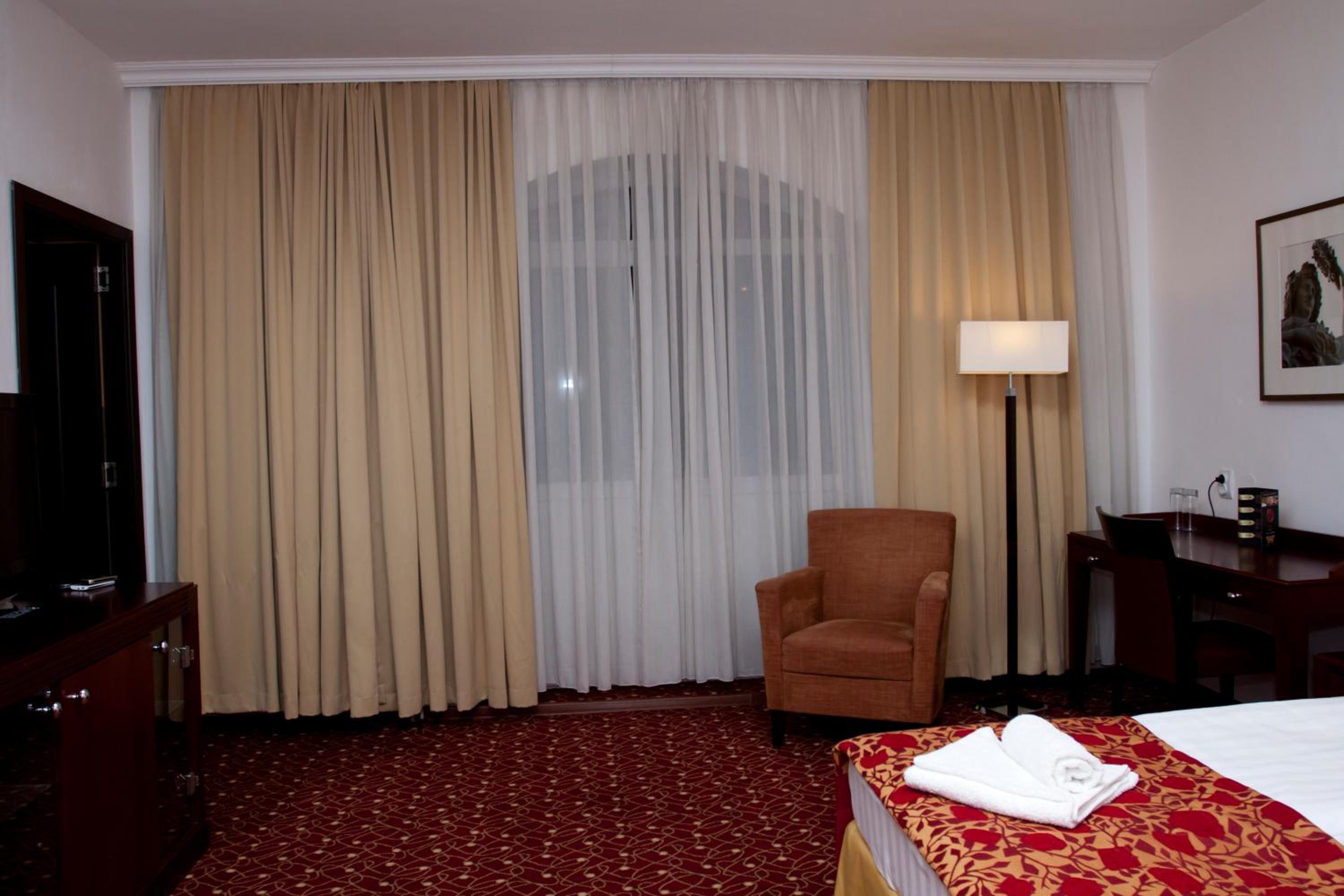 Double Room - Photo 17