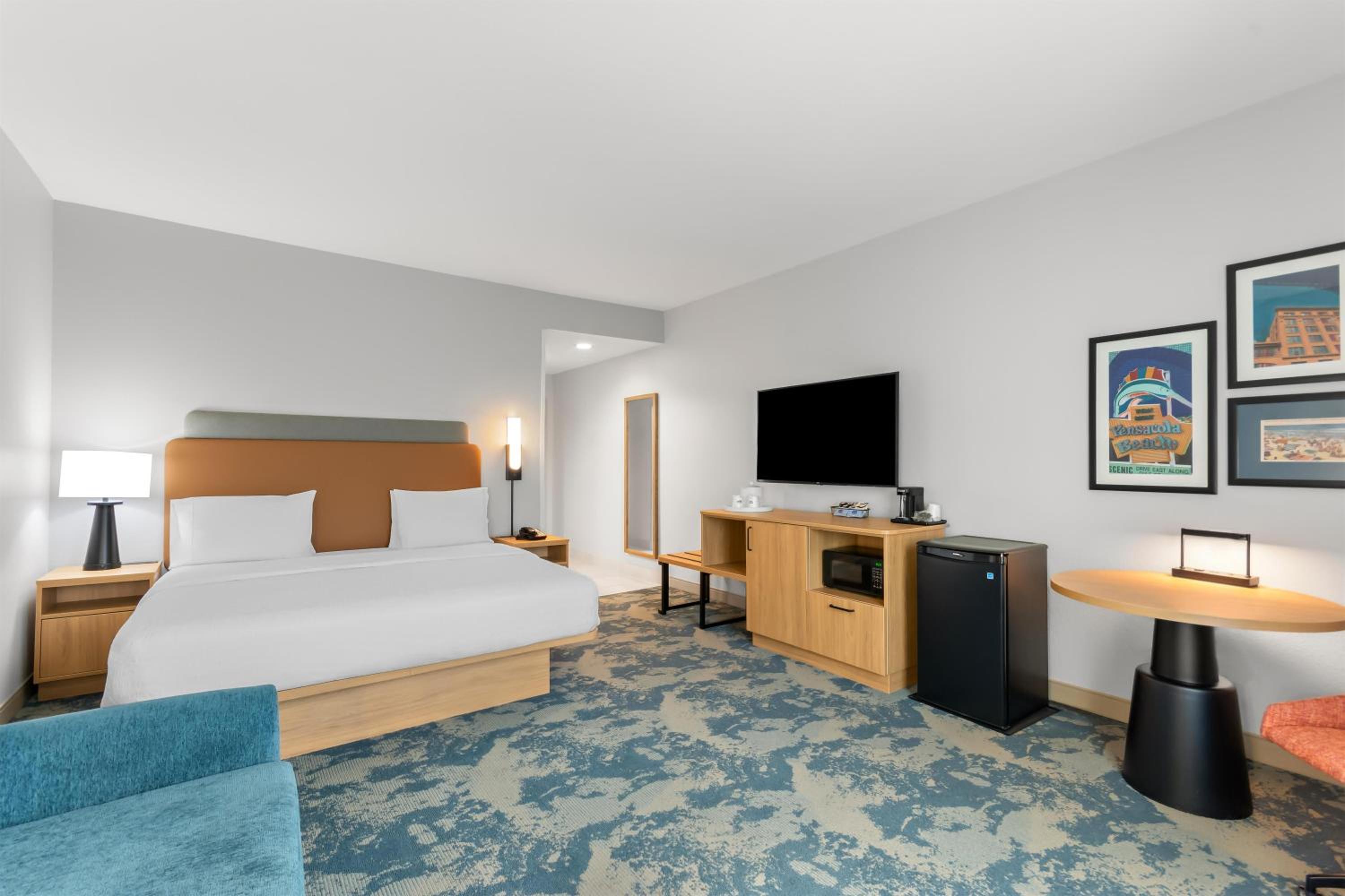 King Room with Sofa Bed - Non-Smoking