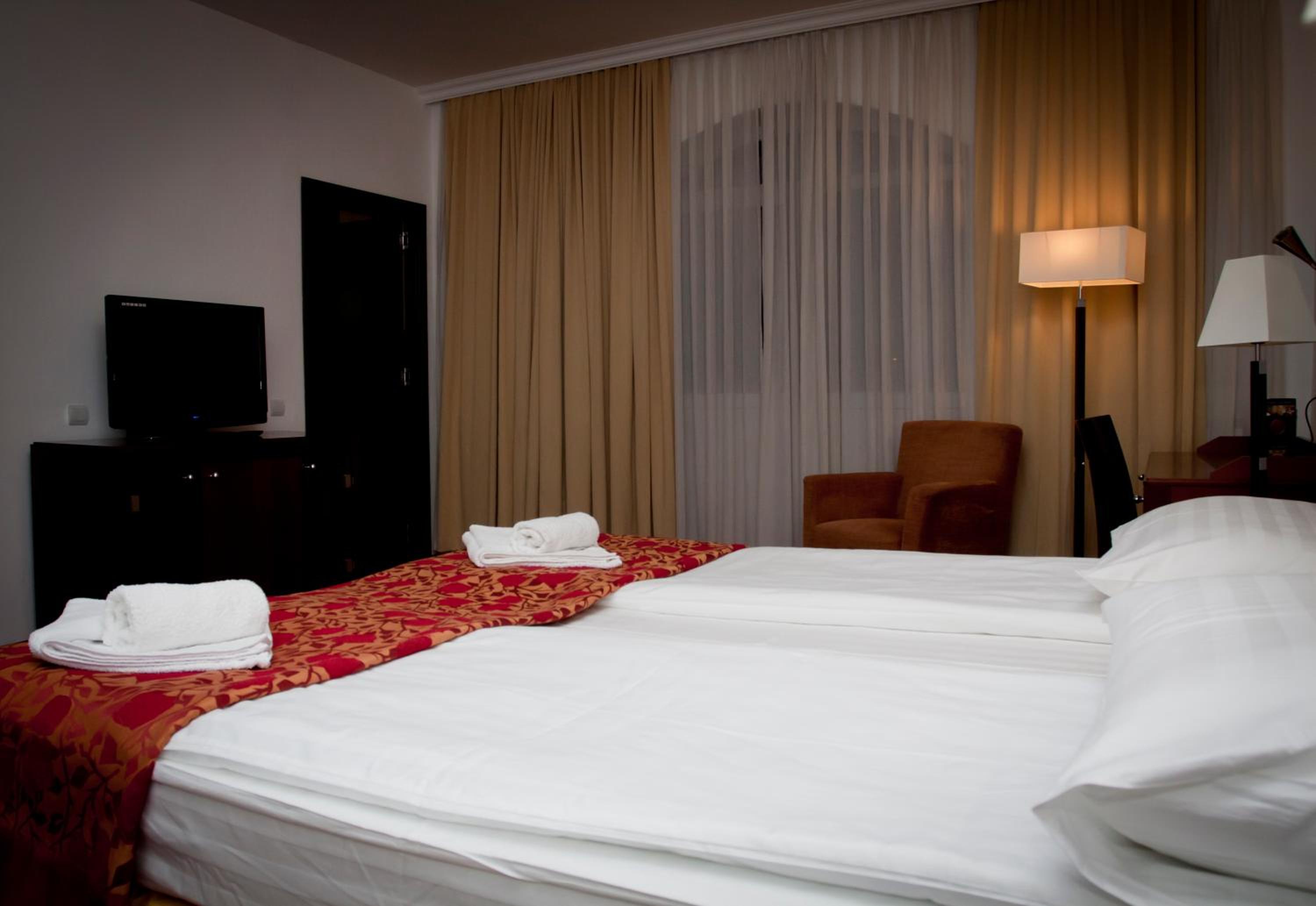 Double Room - Photo 12