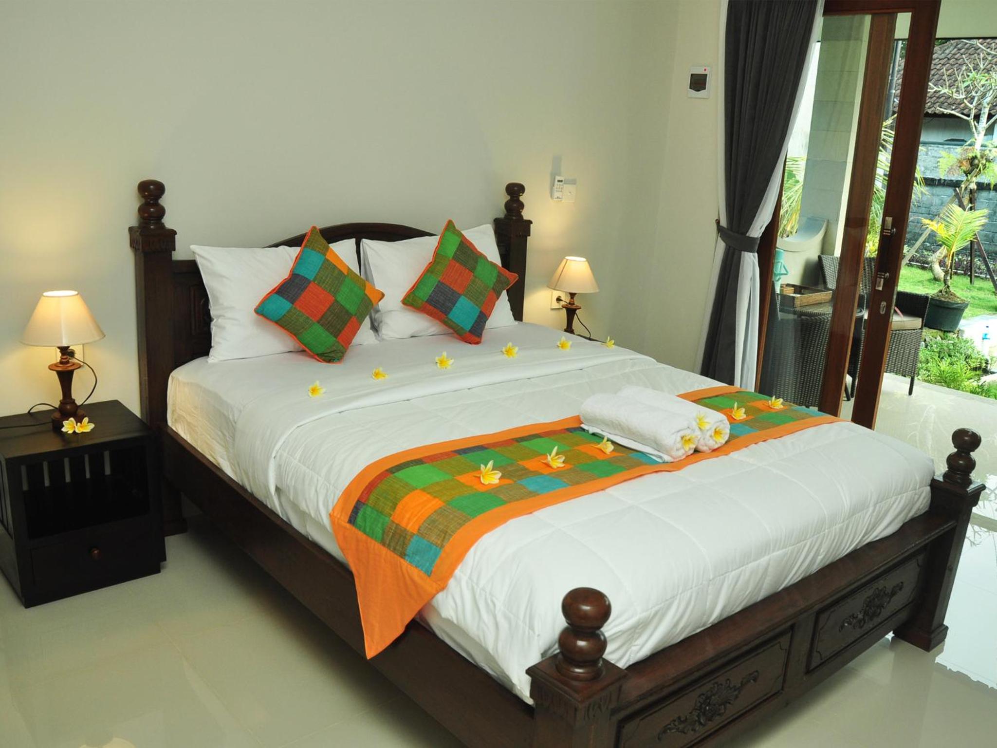 Double Room with Private Bathroom - Photo 13