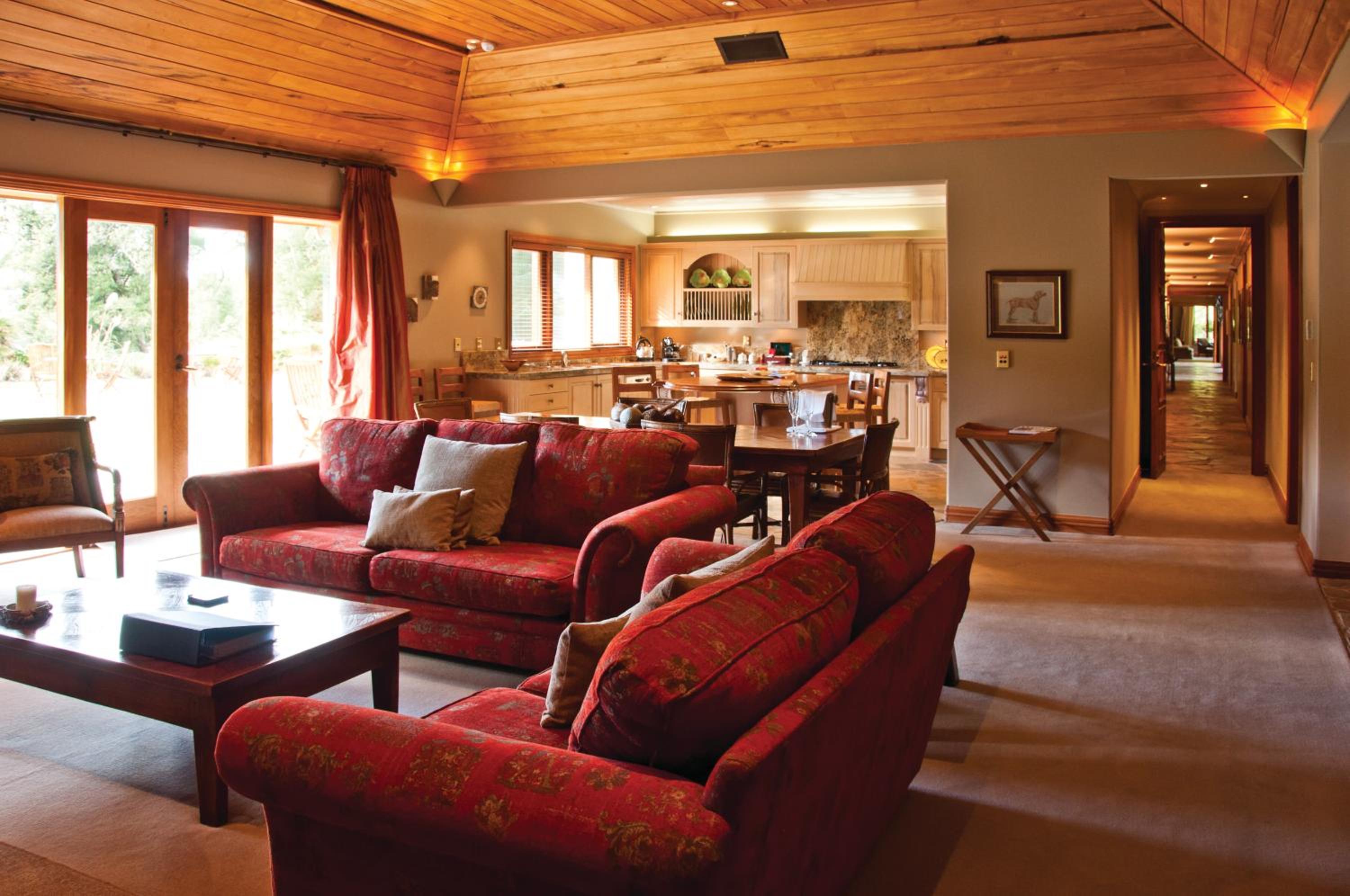 Deluxe King Suite photo 1