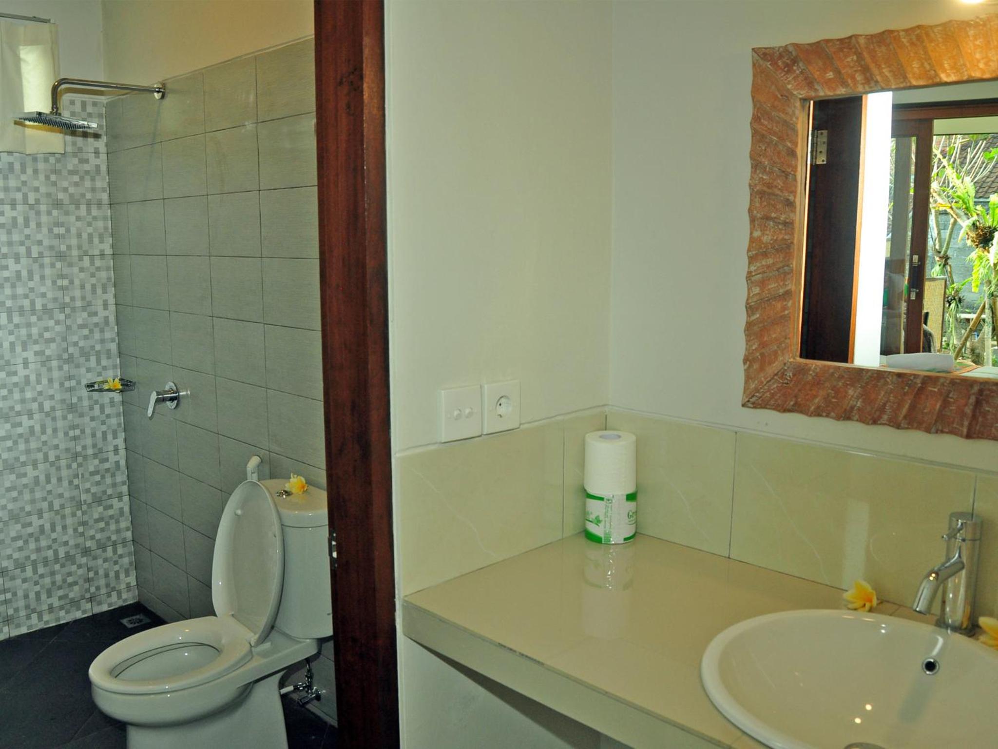 Double Room with Private Bathroom - Photo 6