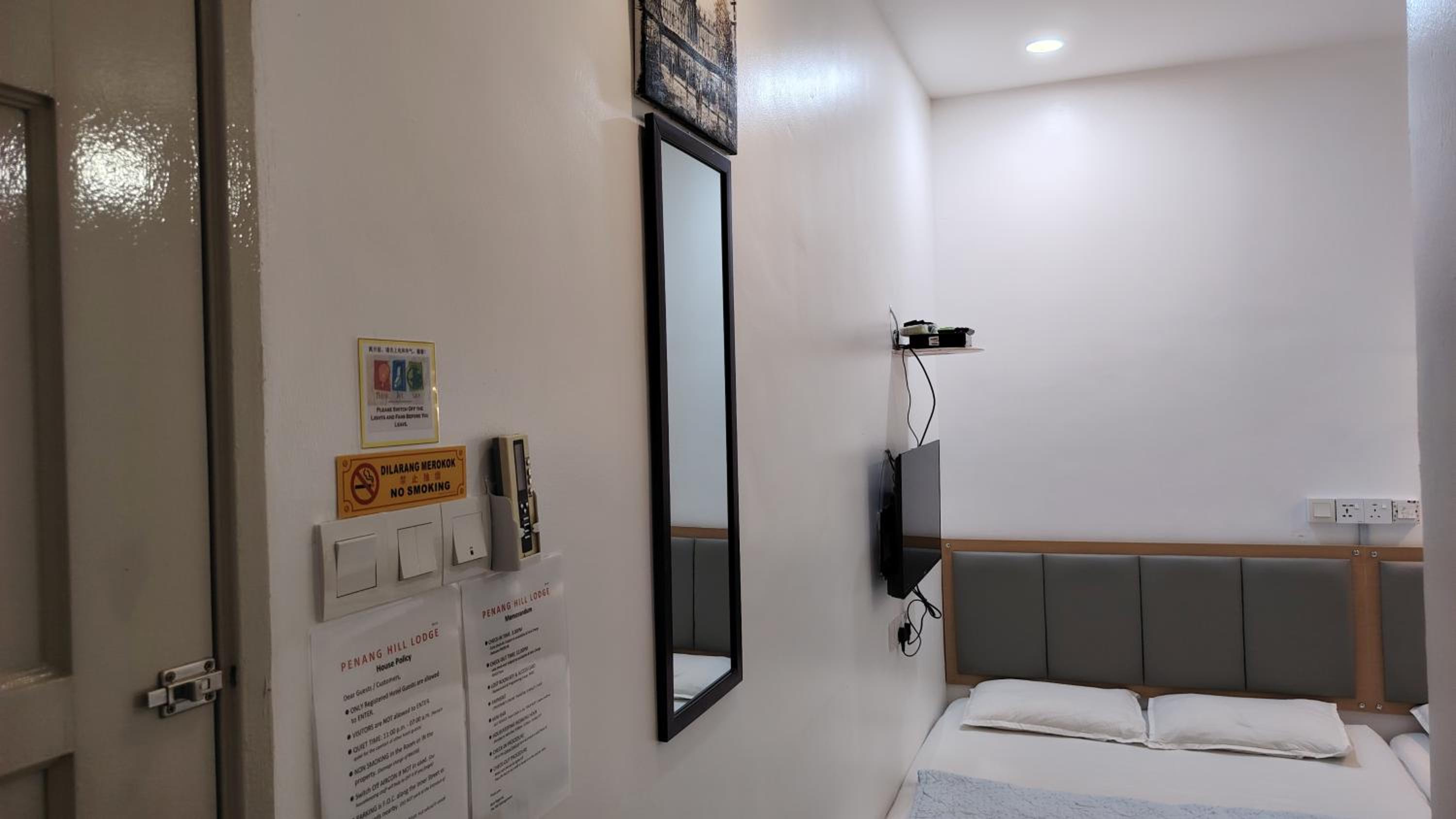 Double or Twin Room with Bathroom photo 3