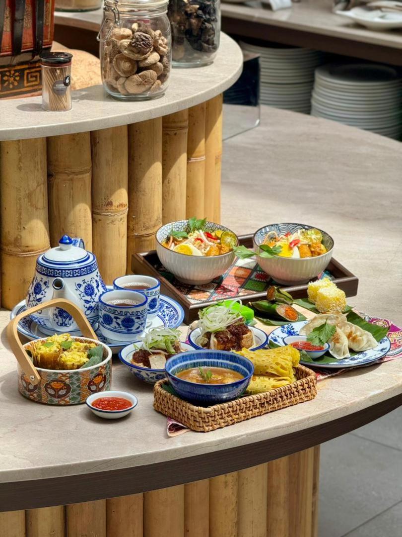 Peranakan Heritage Escape - Deluxe Plus King (Bilek Ruellia King) (Breakfast and Peranakan High Tea Set for 2 People)