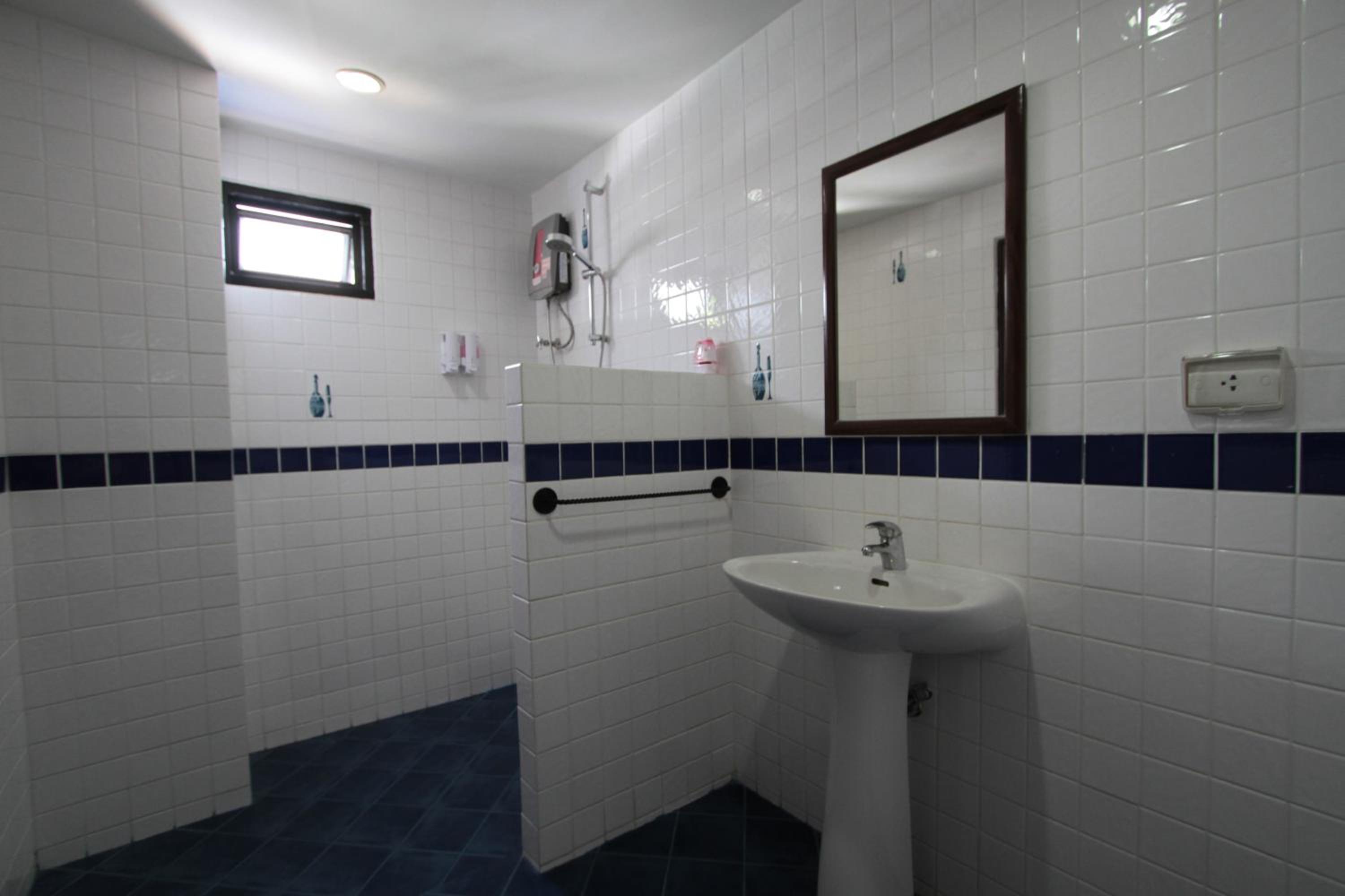 Deluxe King Room photo 3