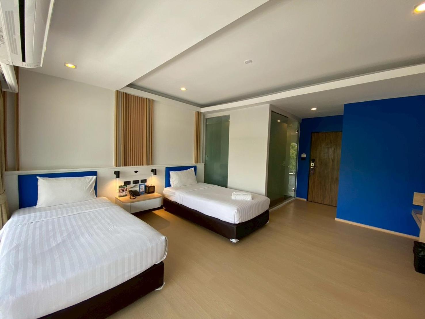 Deluxe Twin with Balcony  - Photo 8