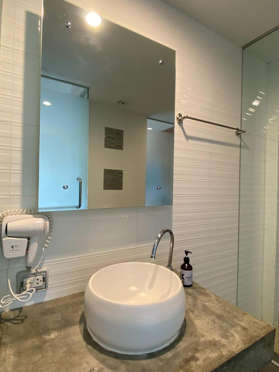 Deluxe Twin with Balcony  - Photo 15